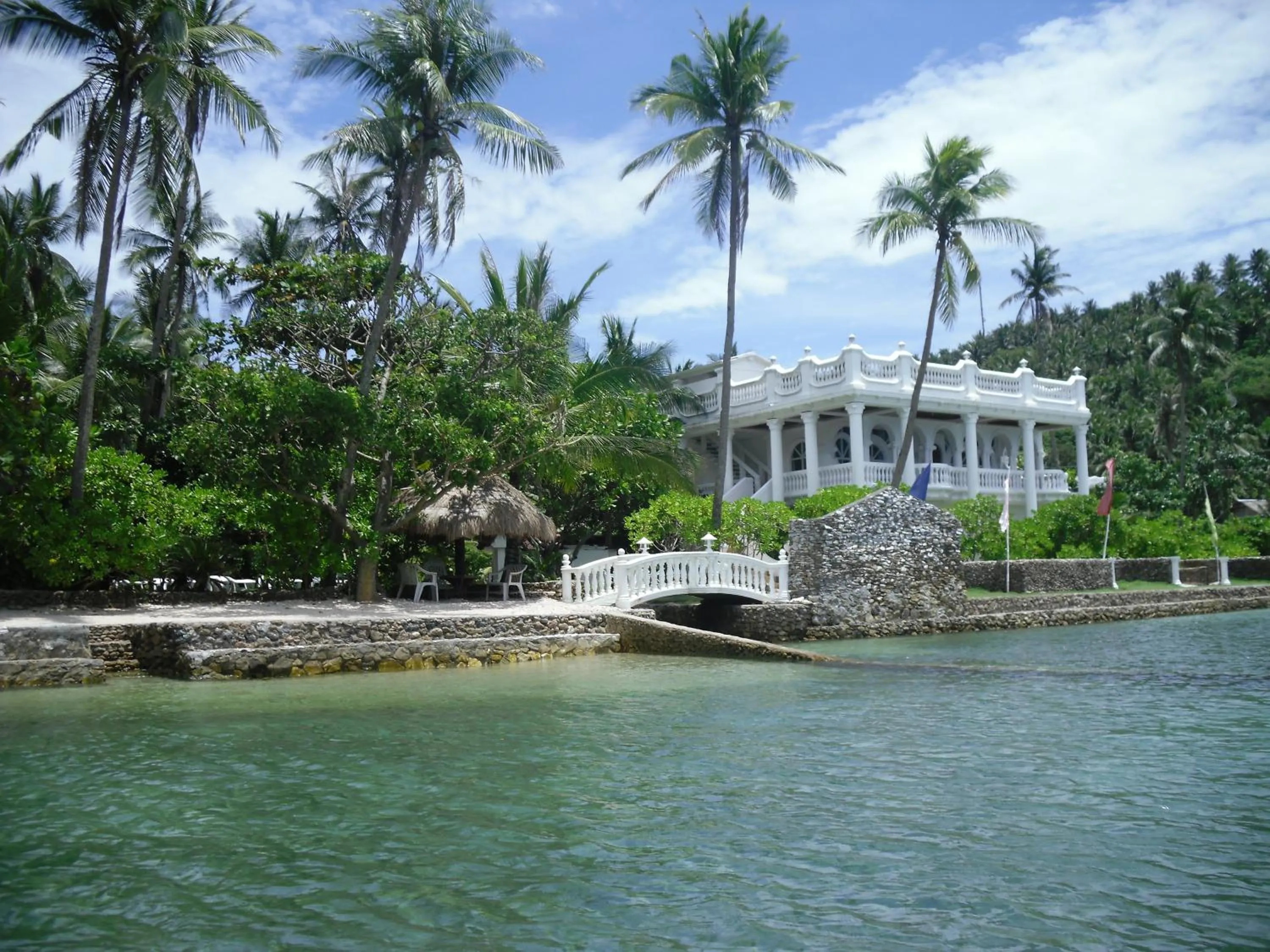 Property building in Blue Crystal Beach Resort