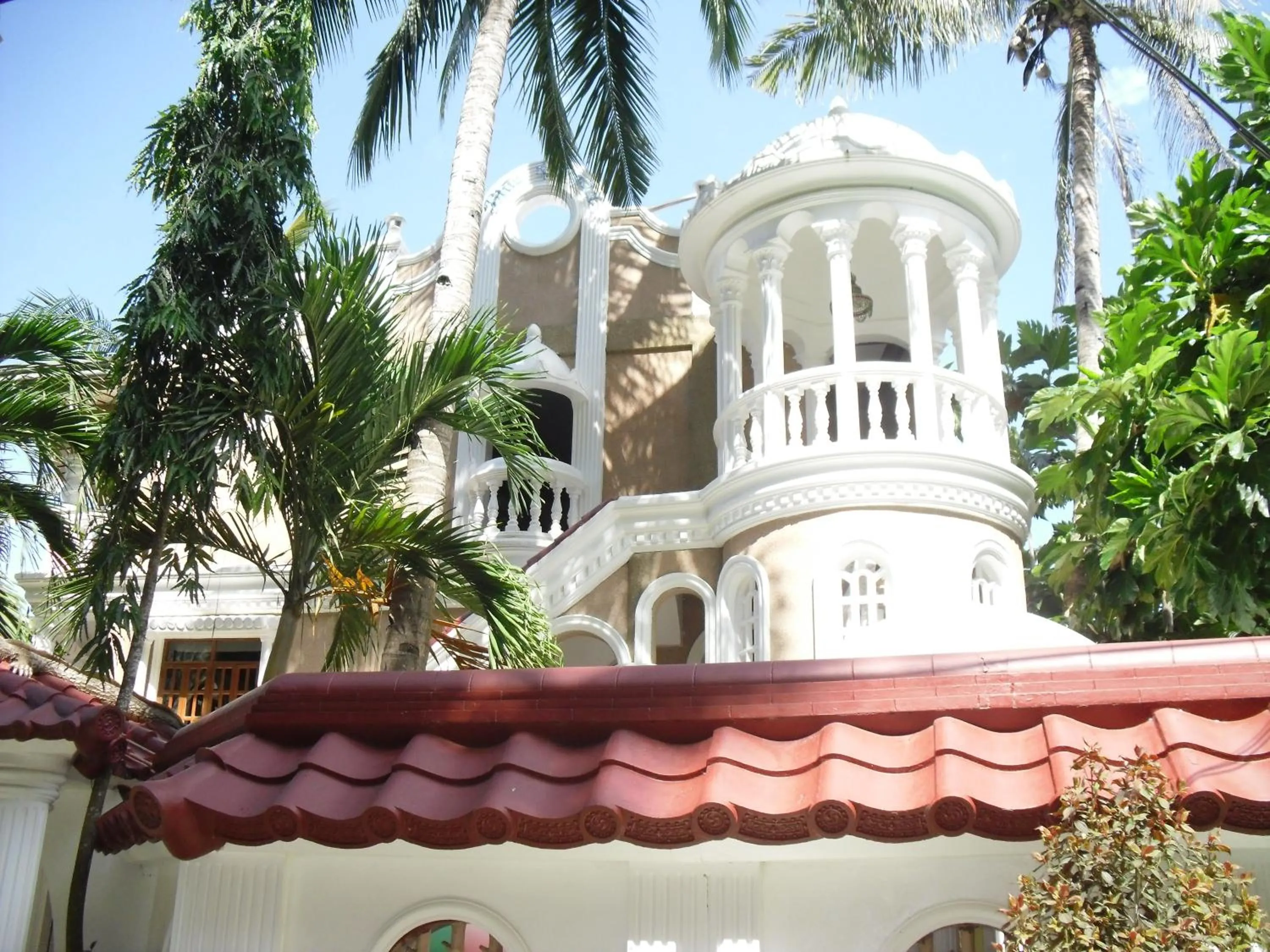 Area and facilities in Blue Crystal Beach Resort