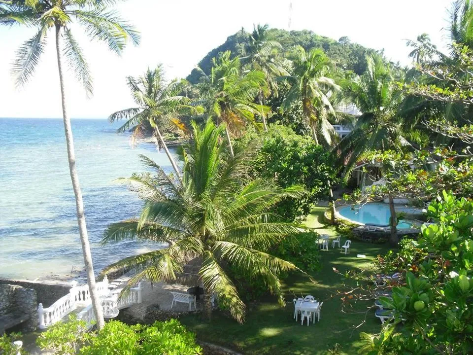 Property building in Blue Crystal Beach Resort