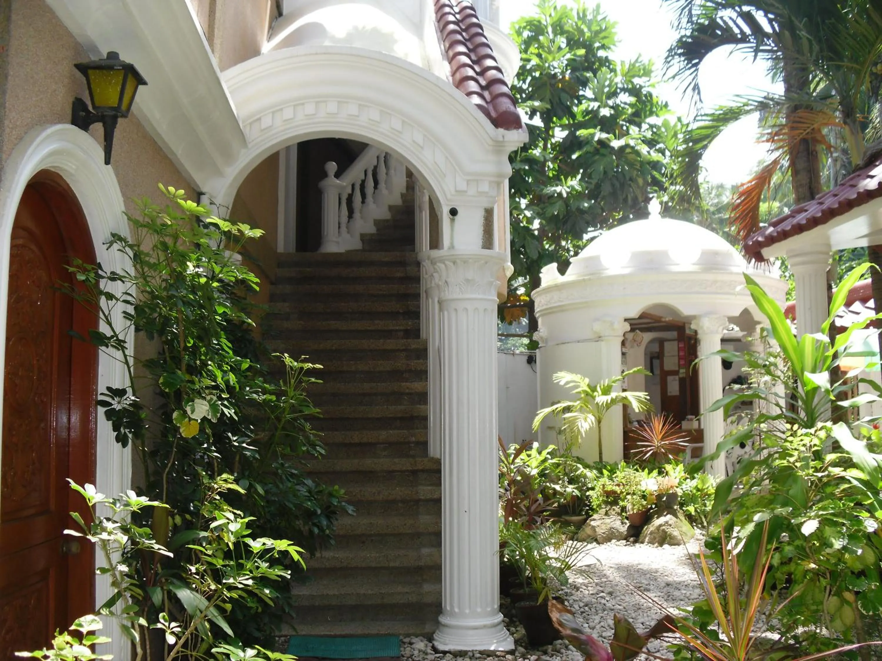 Area and facilities in Blue Crystal Beach Resort