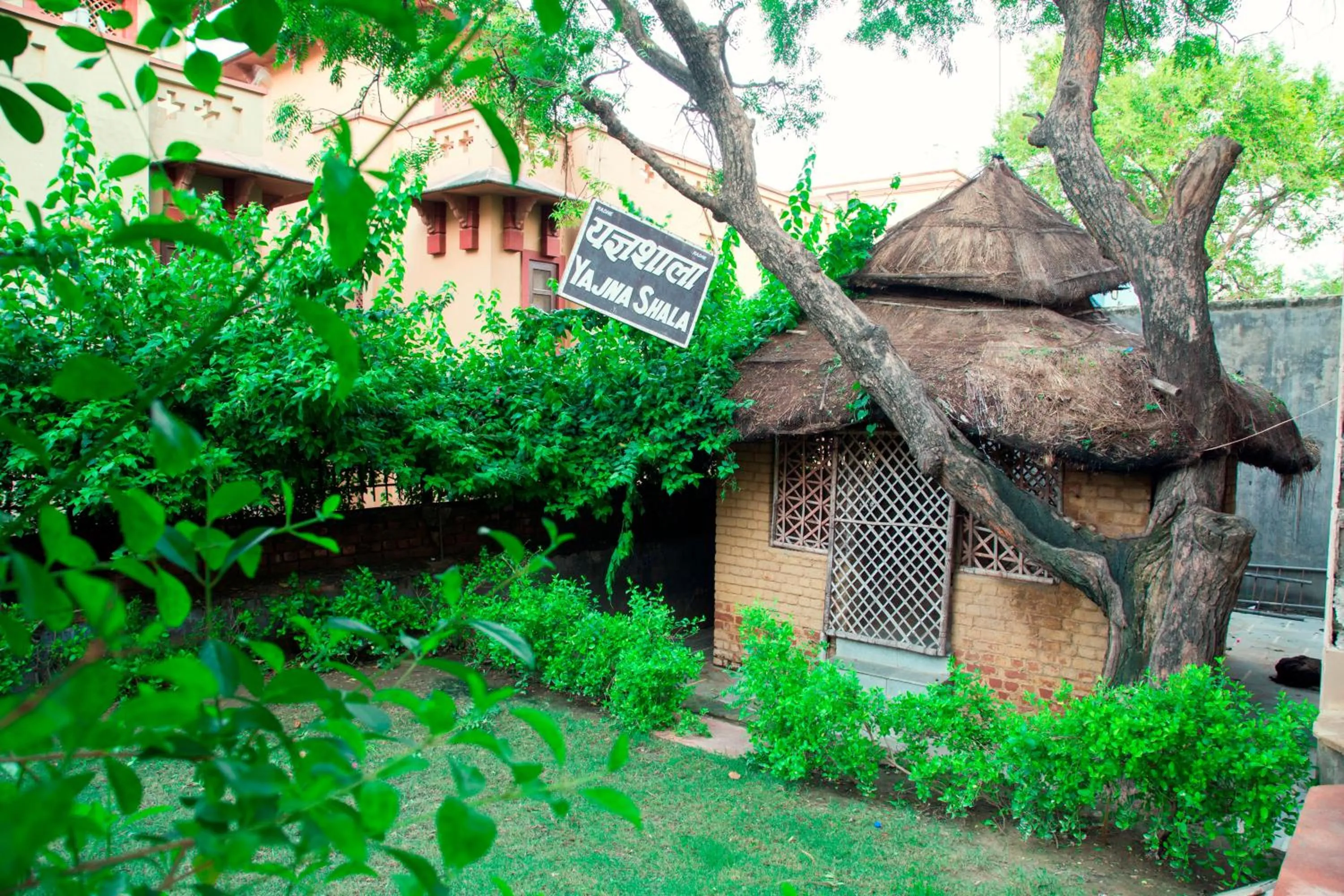 Hotel Bhakti Dhama