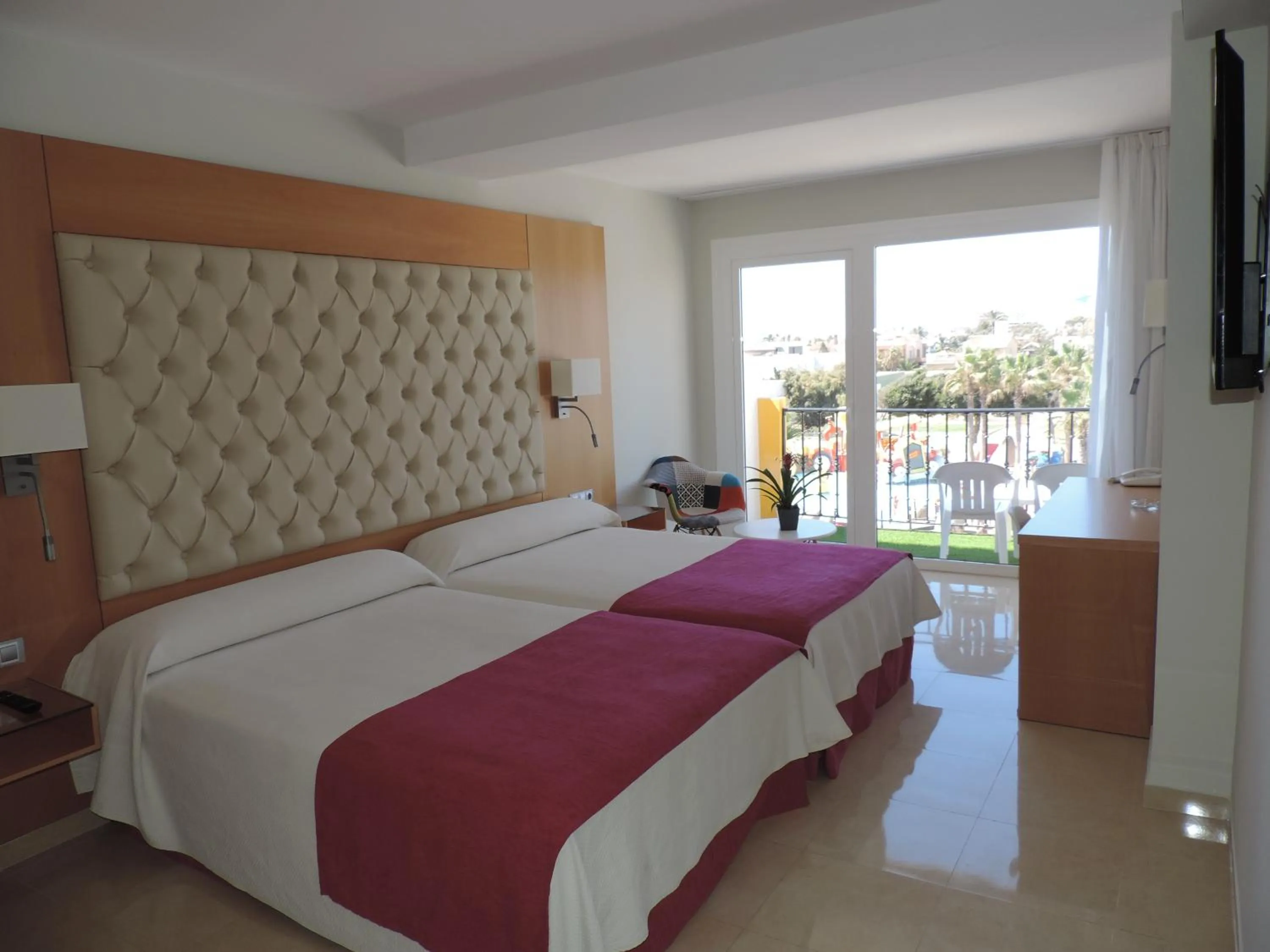Bed in Mediterraneo Bay Hotel & Resort
