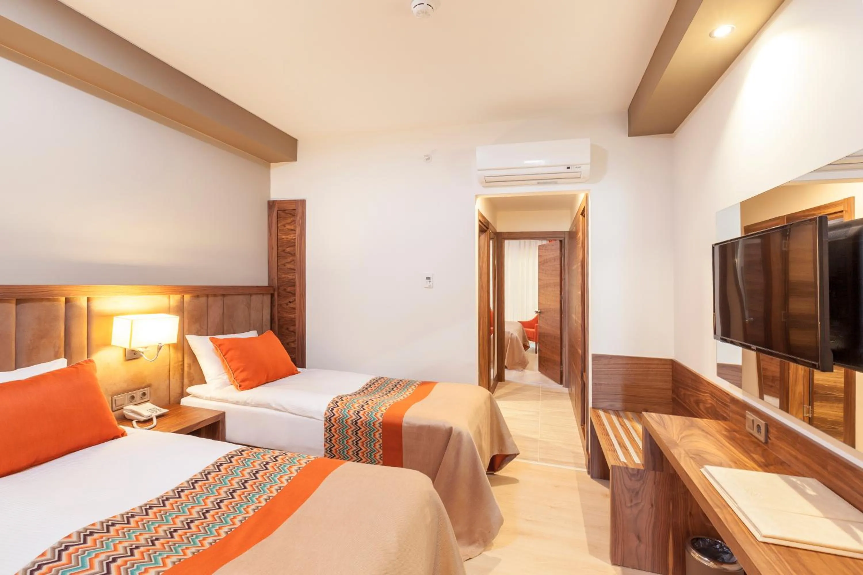 Photo of the whole room, Bed in Side Royal Palace