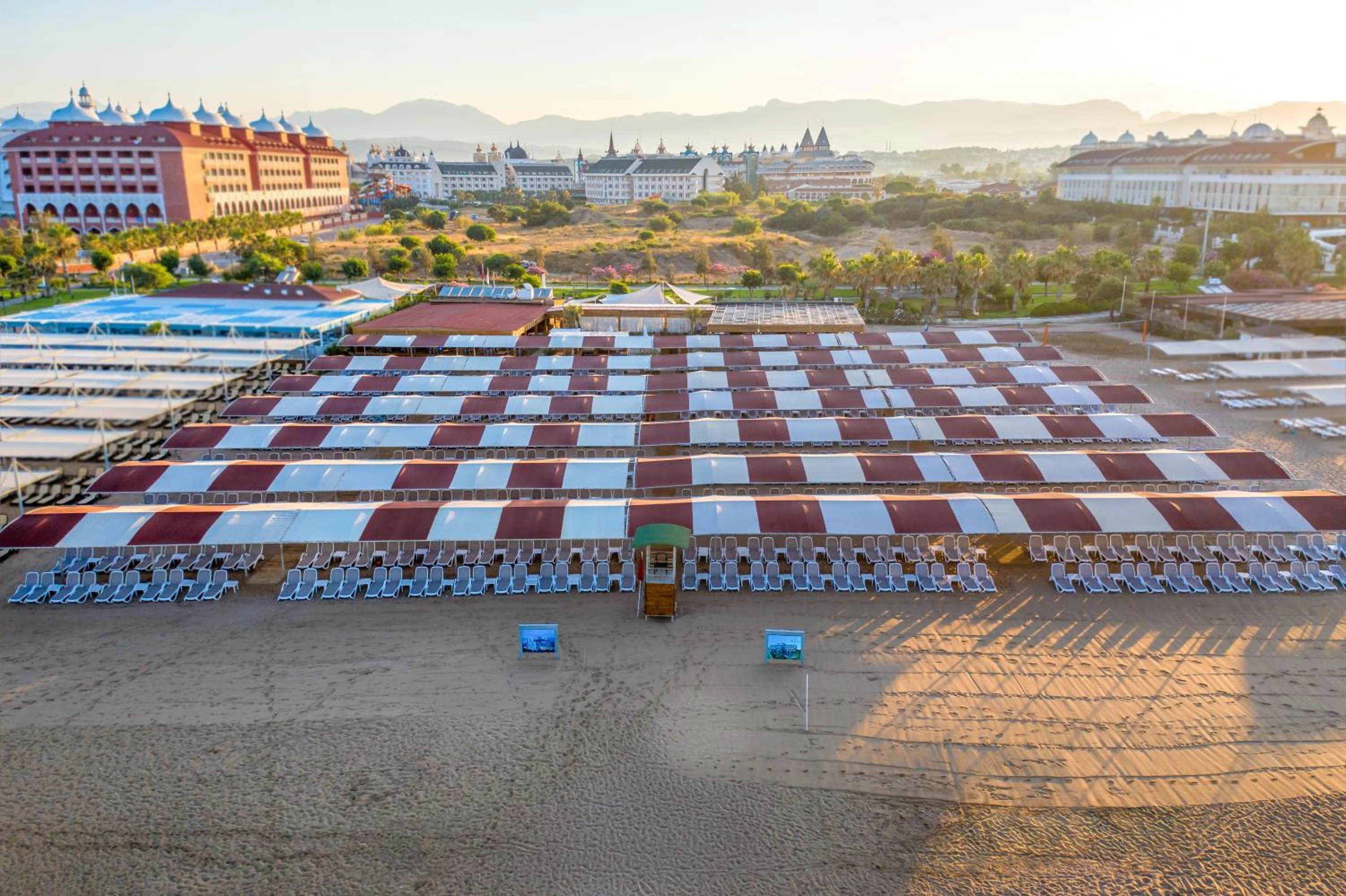 Day in Side Royal Palace