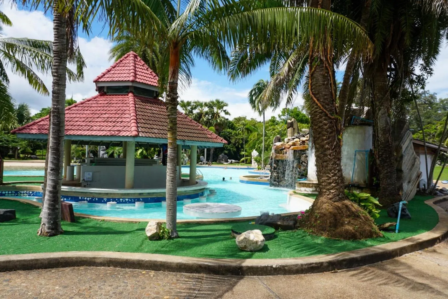 Rockgarden Beach Resort