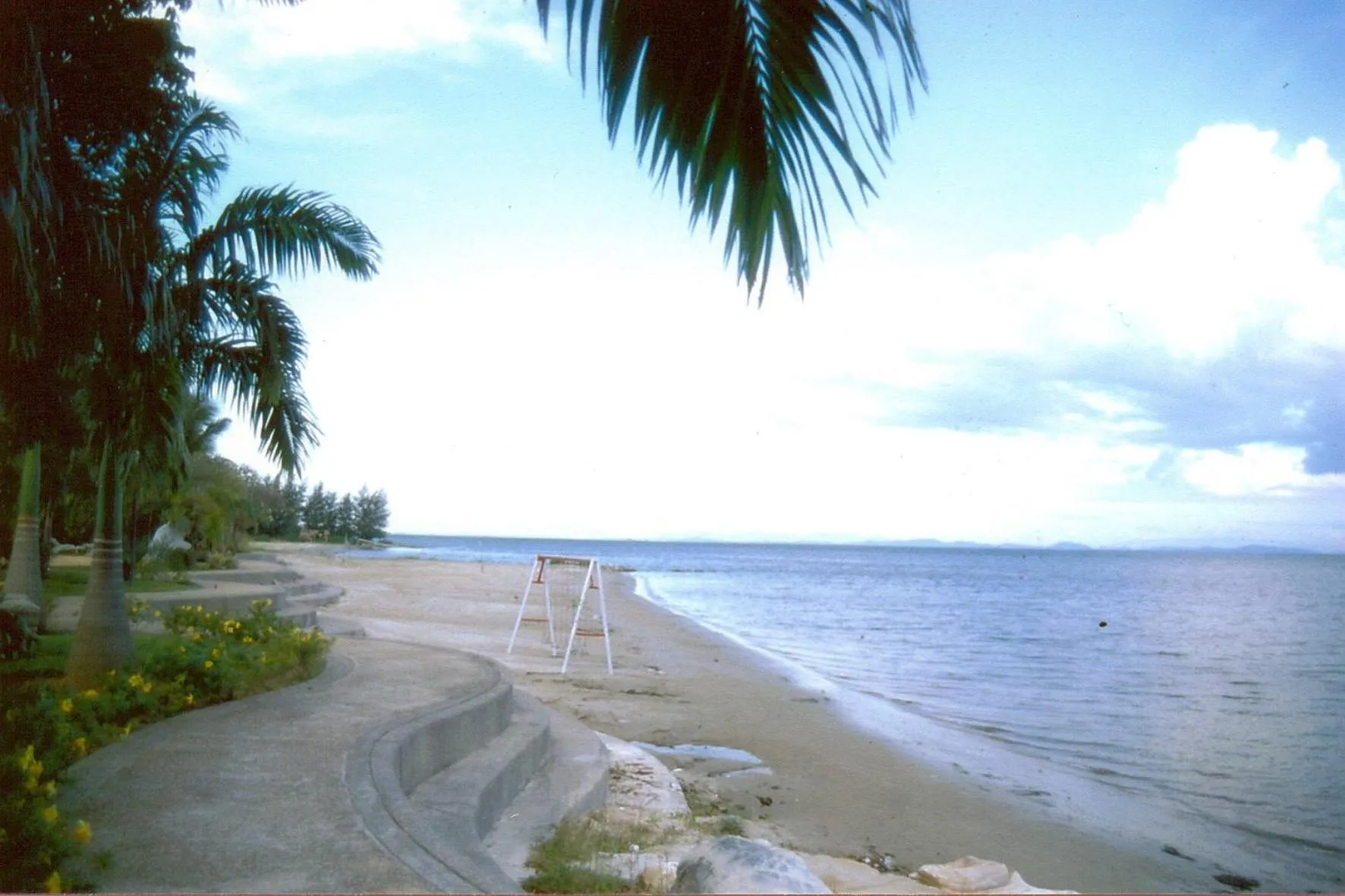 Beach in Rockgarden Beach Resort