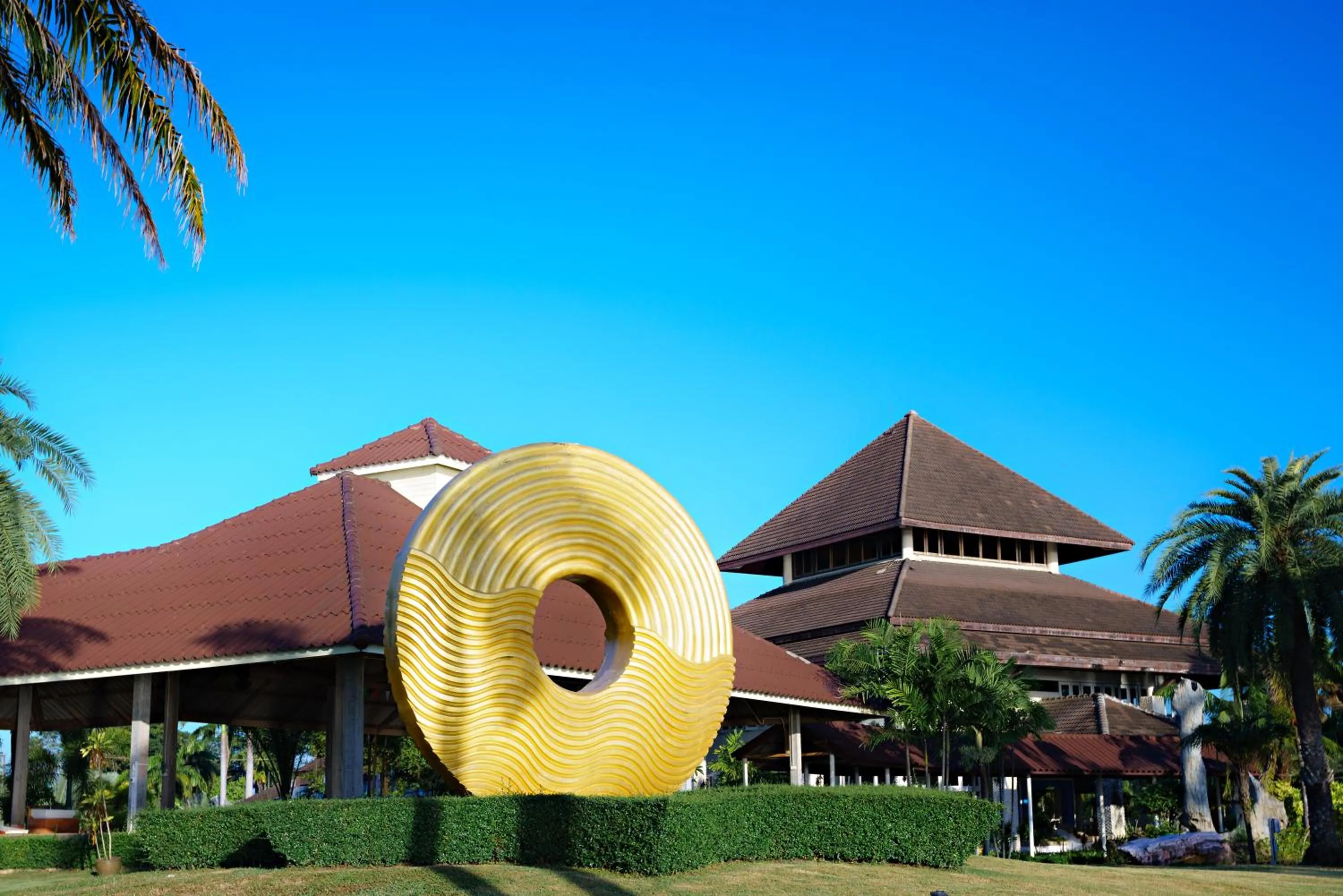 Property building in Rockgarden Beach Resort