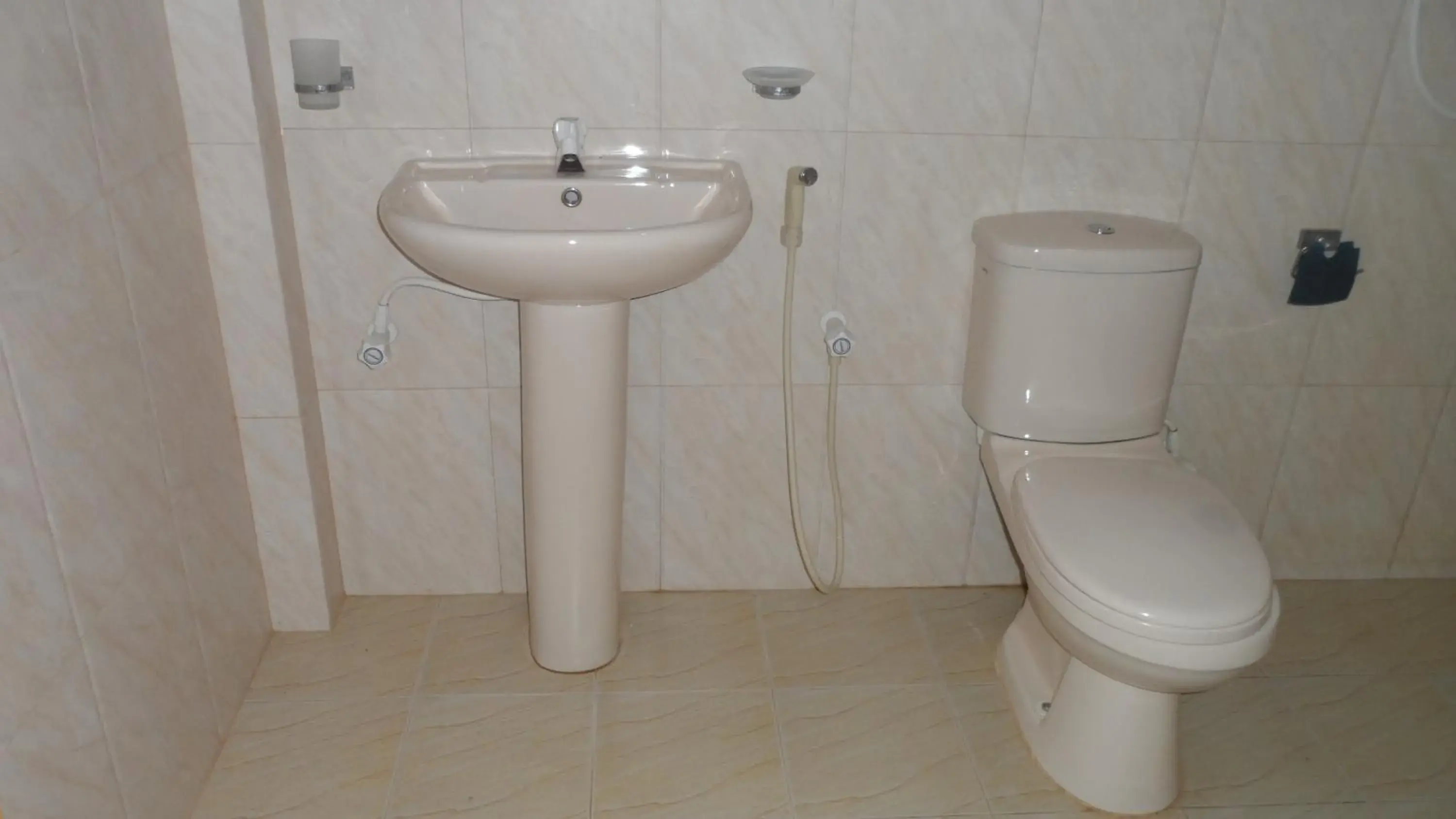 Budget Double Room with Fan in Hotel Birds View Budget Double Room with Fan in Hotel Birds View