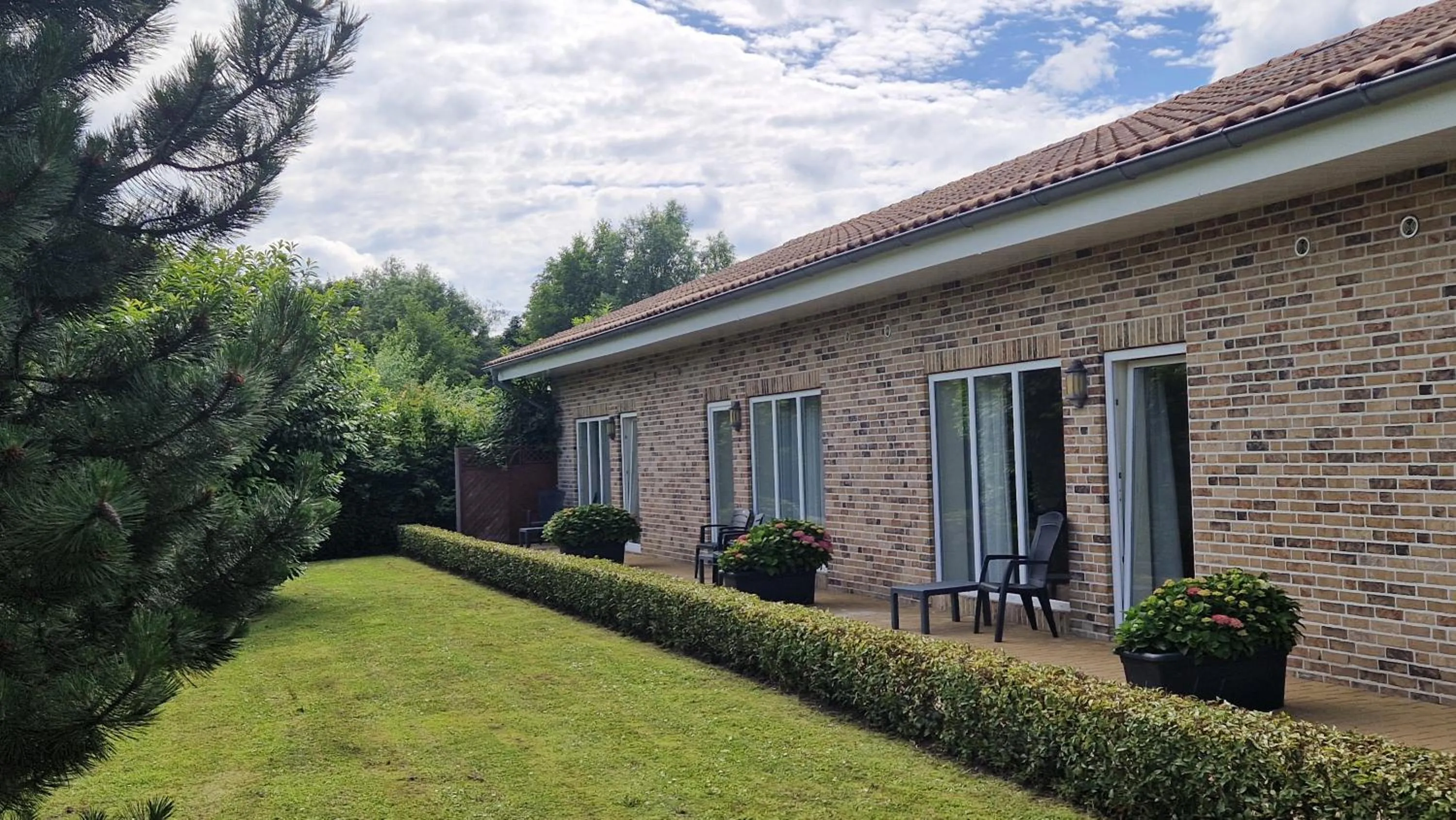 Property building in Hotel Garni Am Lindenhof Bunde