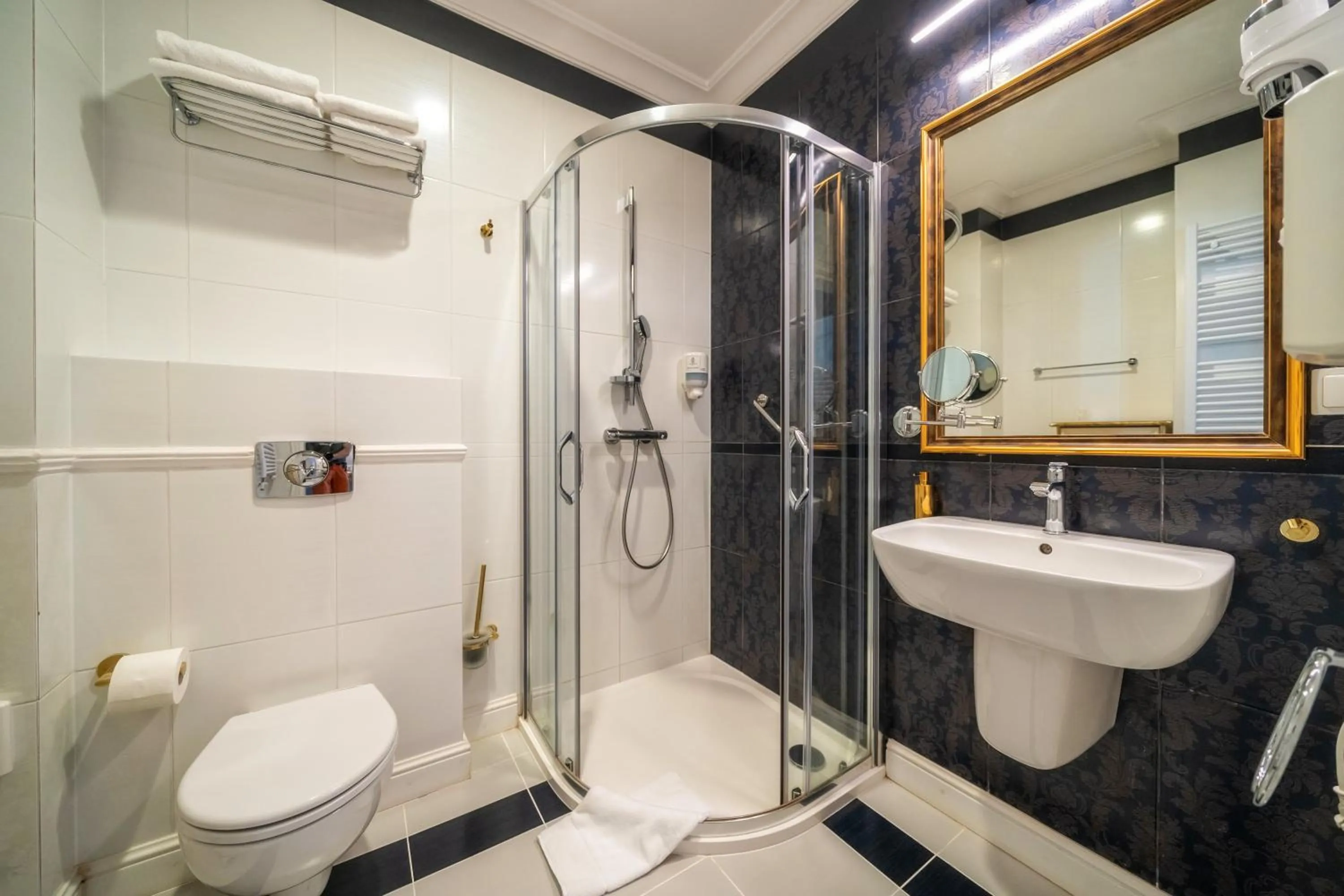 Bathroom in Hotel Pałac Alexandrinum