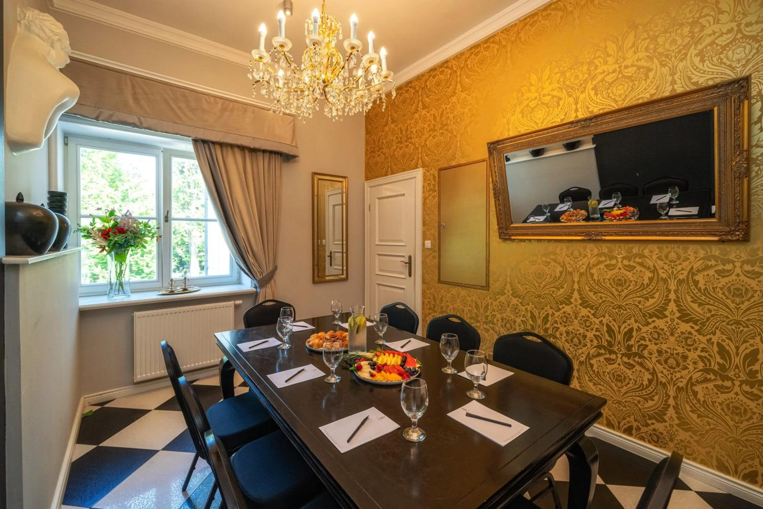 Meeting/conference room in Hotel Pałac Alexandrinum