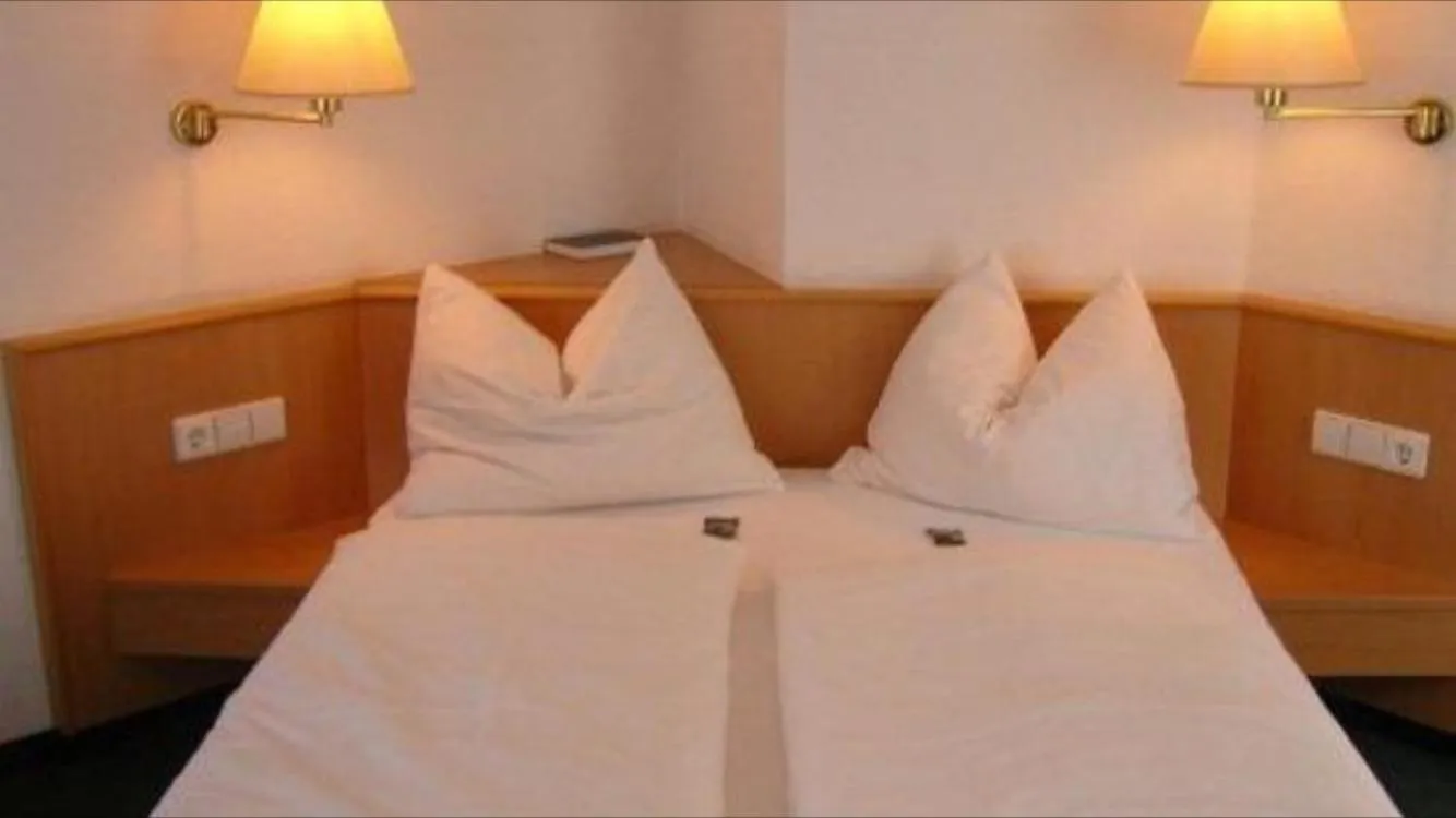Property building, Bed in Hotel Krone