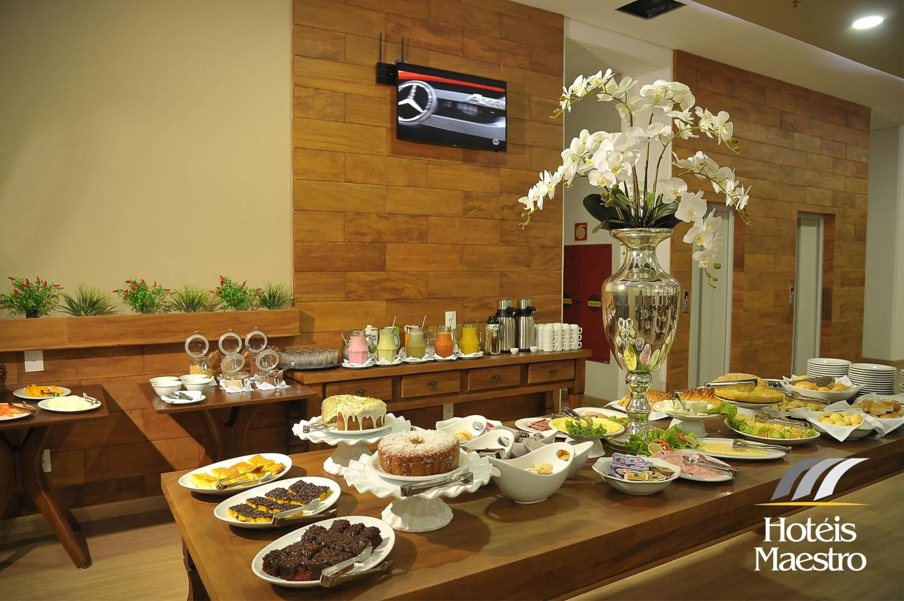 Breakfast in Hotel Maestro Premium Cascavel