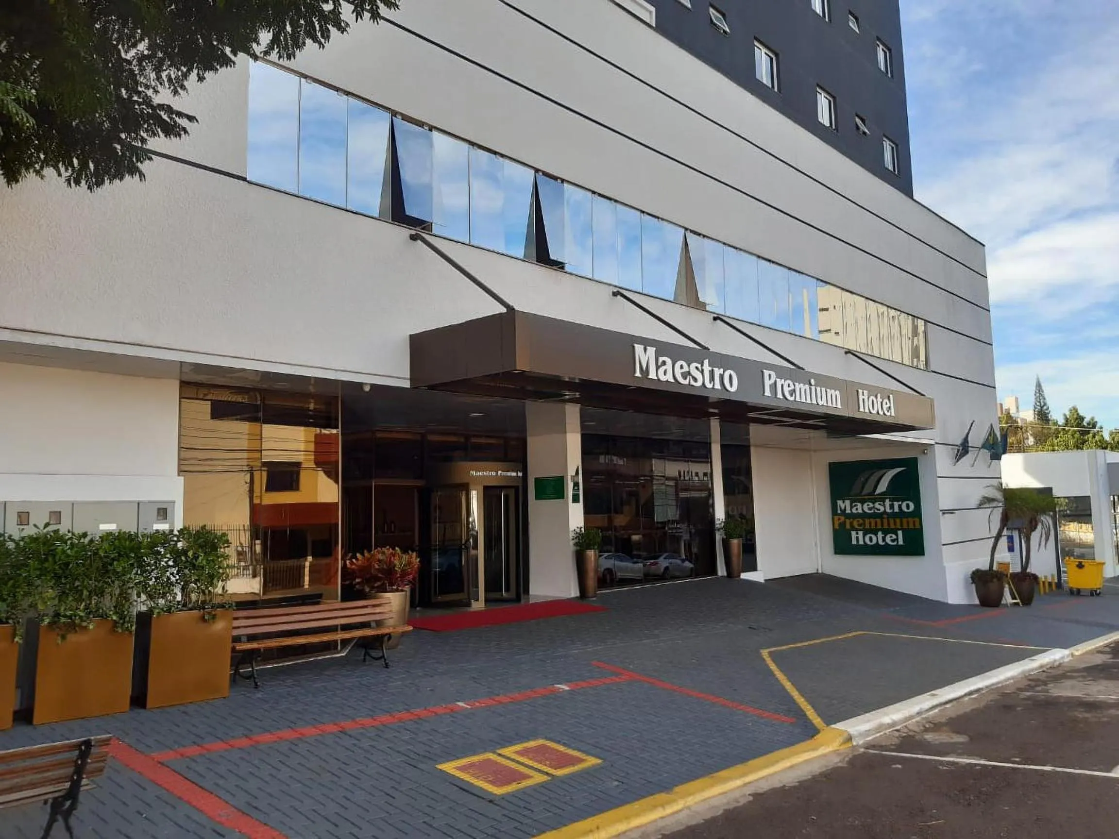 Facade/entrance in Hotel Maestro Premium Cascavel