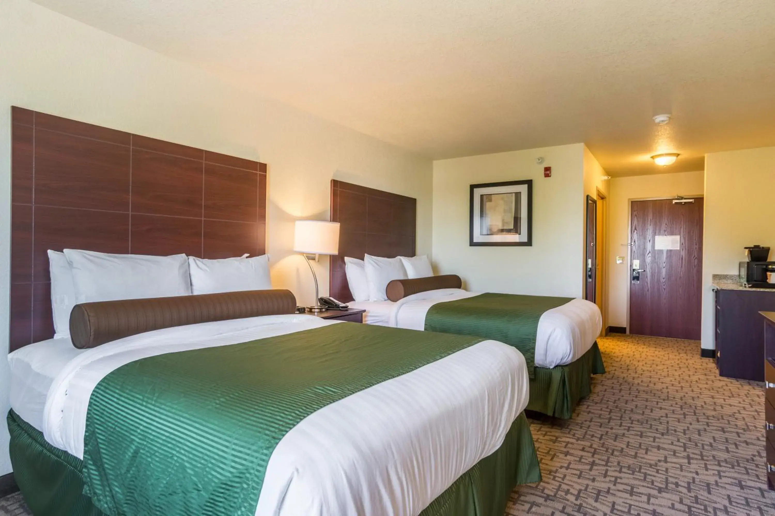Bed in Cobblestone Inn & Suites - Lakin Bed in Cobblestone Inn & Suites - Lakin