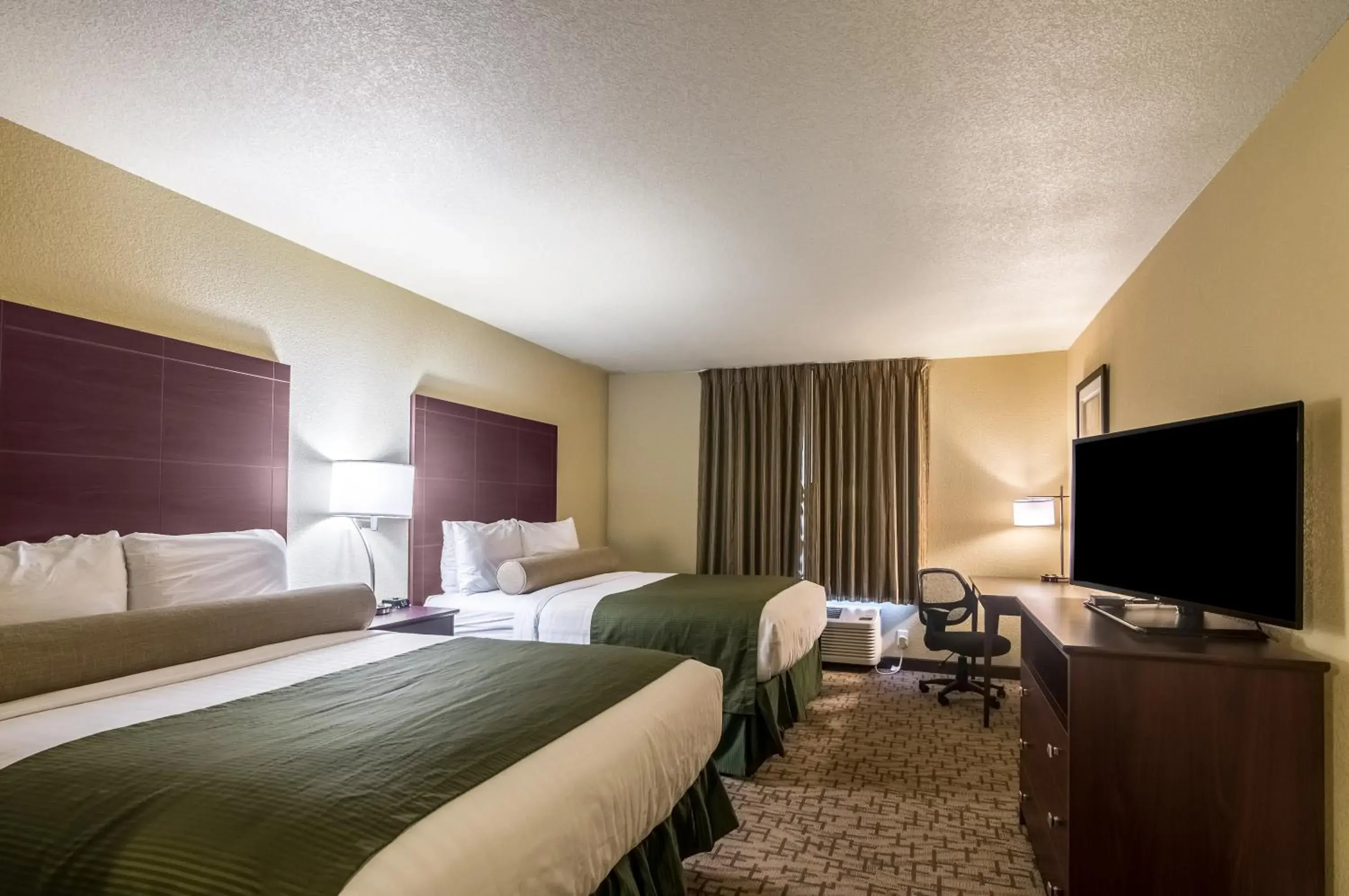 Bed in Cobblestone Inn & Suites - Lakin Bed in Cobblestone Inn & Suites - Lakin