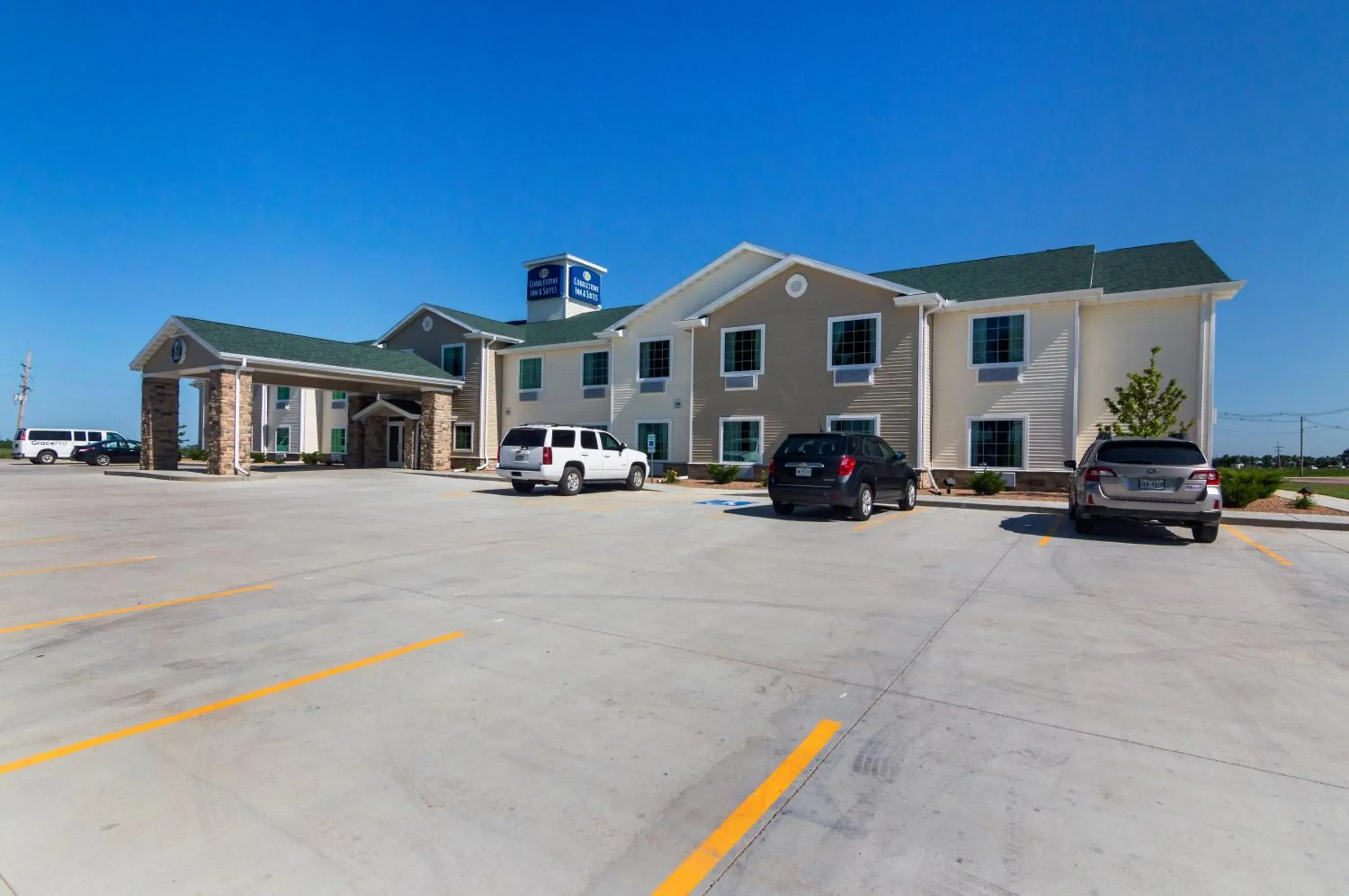 Property building in Cobblestone Inn & Suites - Lakin Property building in Cobblestone Inn & Suites - Lakin
