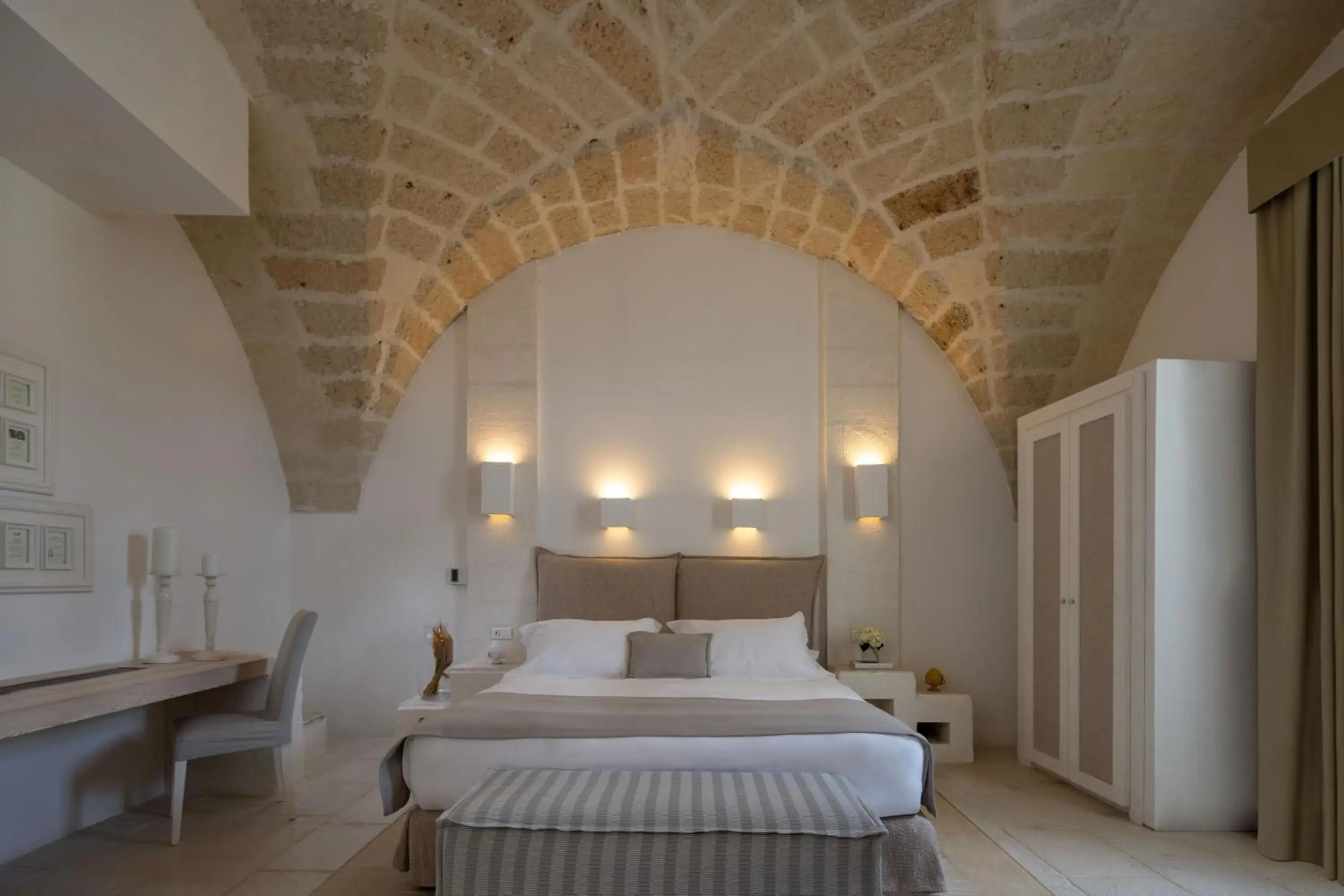 Bedroom, Bed in Baglioni Masseria Muzza Resort & Spa Bedroom, Bed in Baglioni Masseria Muzza Resort & Spa