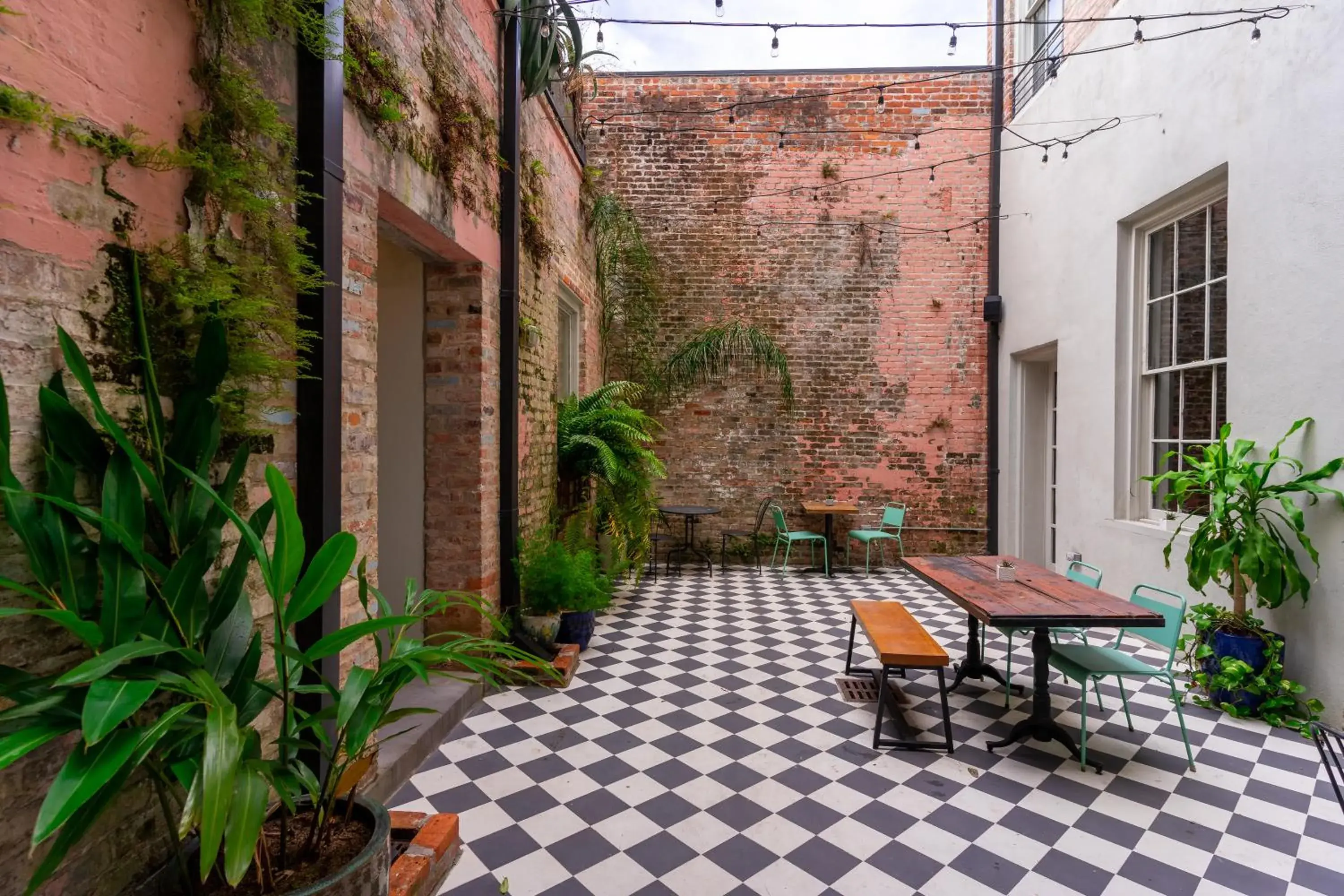 Property building in Catahoula Hotel New Orleans Property building in Catahoula Hotel New Orleans