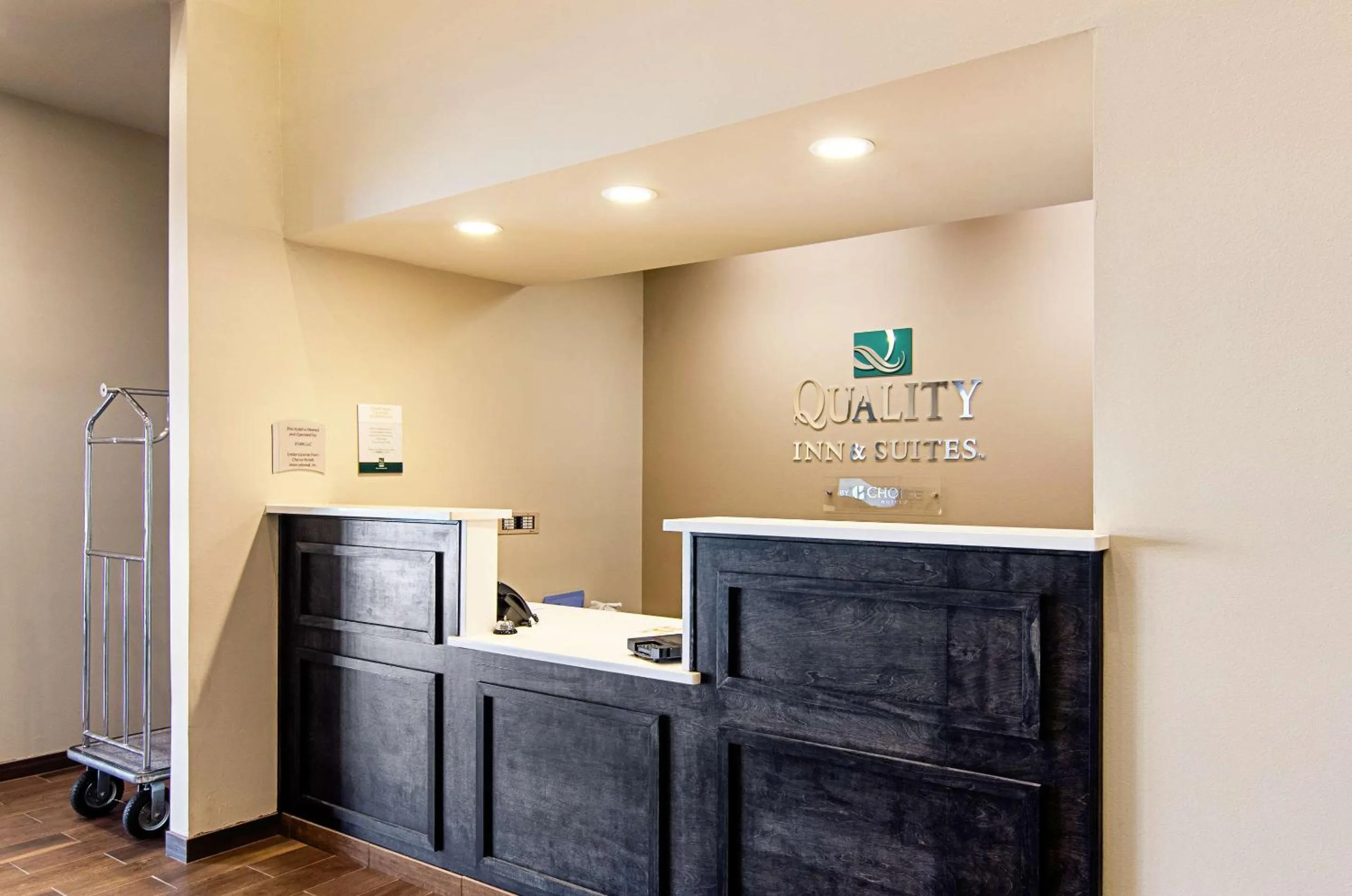 Lobby or reception in Quality Inn & Suites Near Tanger Outlet Mall