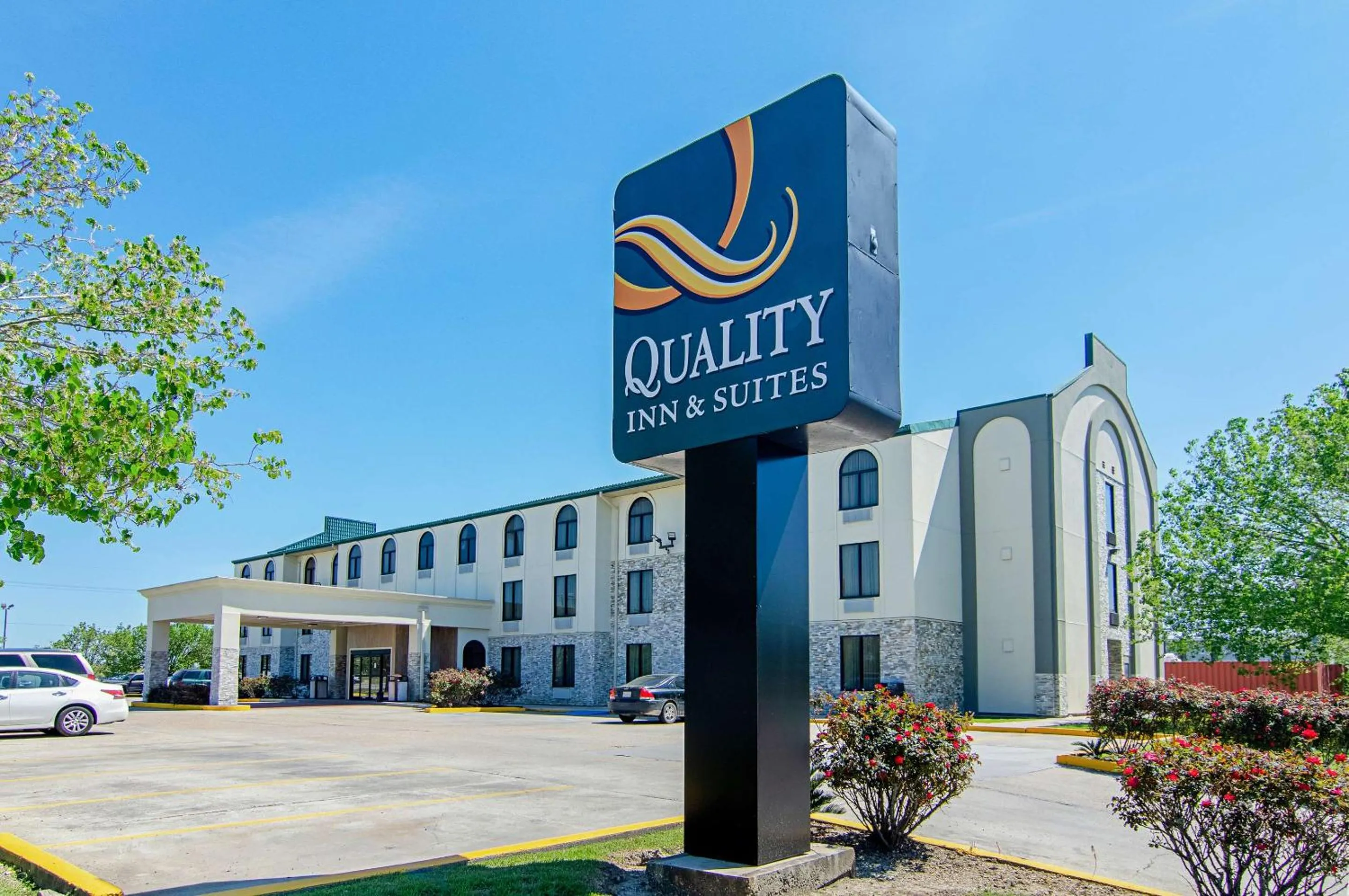 Property building in Quality Inn & Suites Near Tanger Outlet Mall