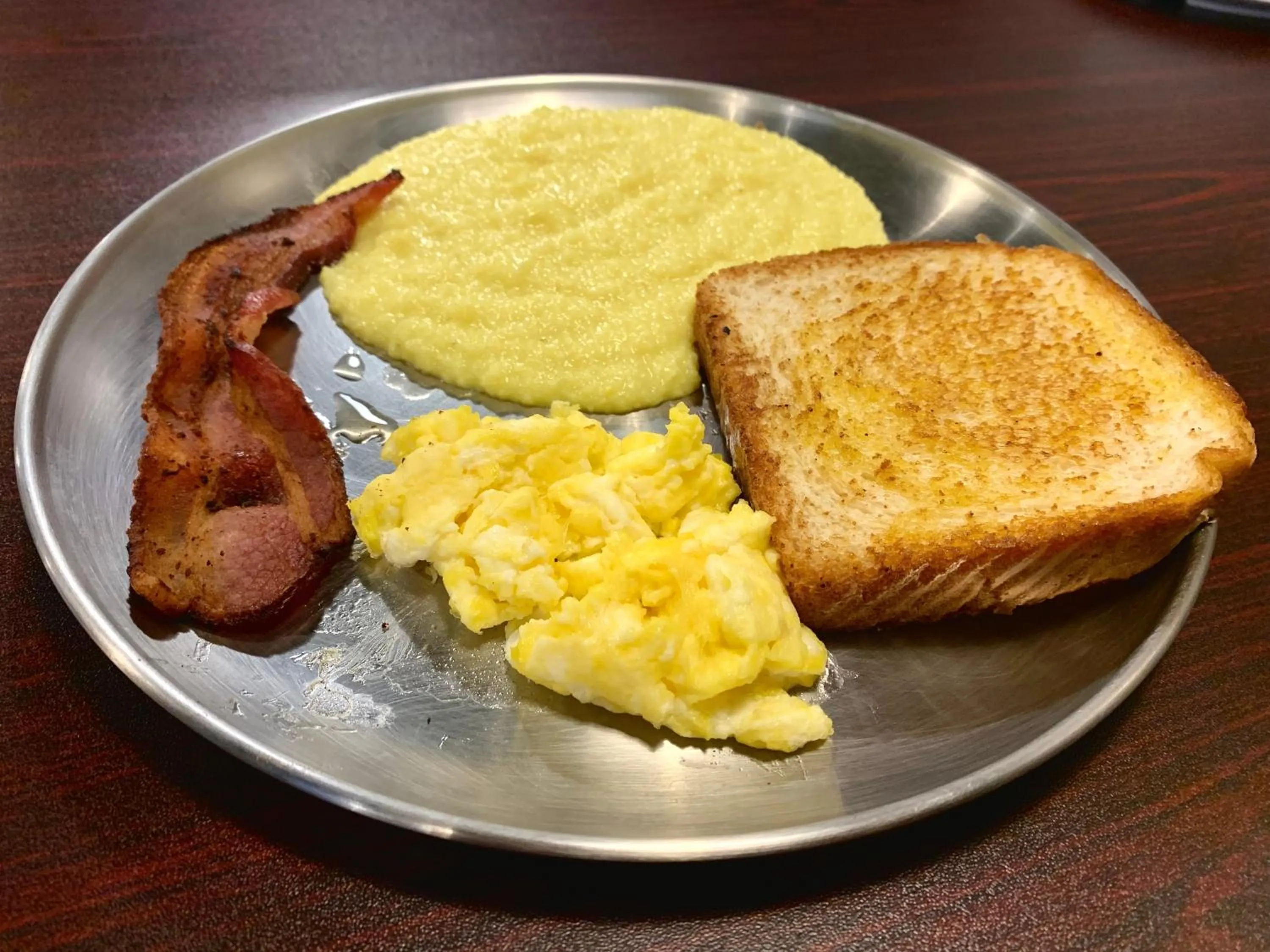 Restaurant/places to eat in The Inn on the River