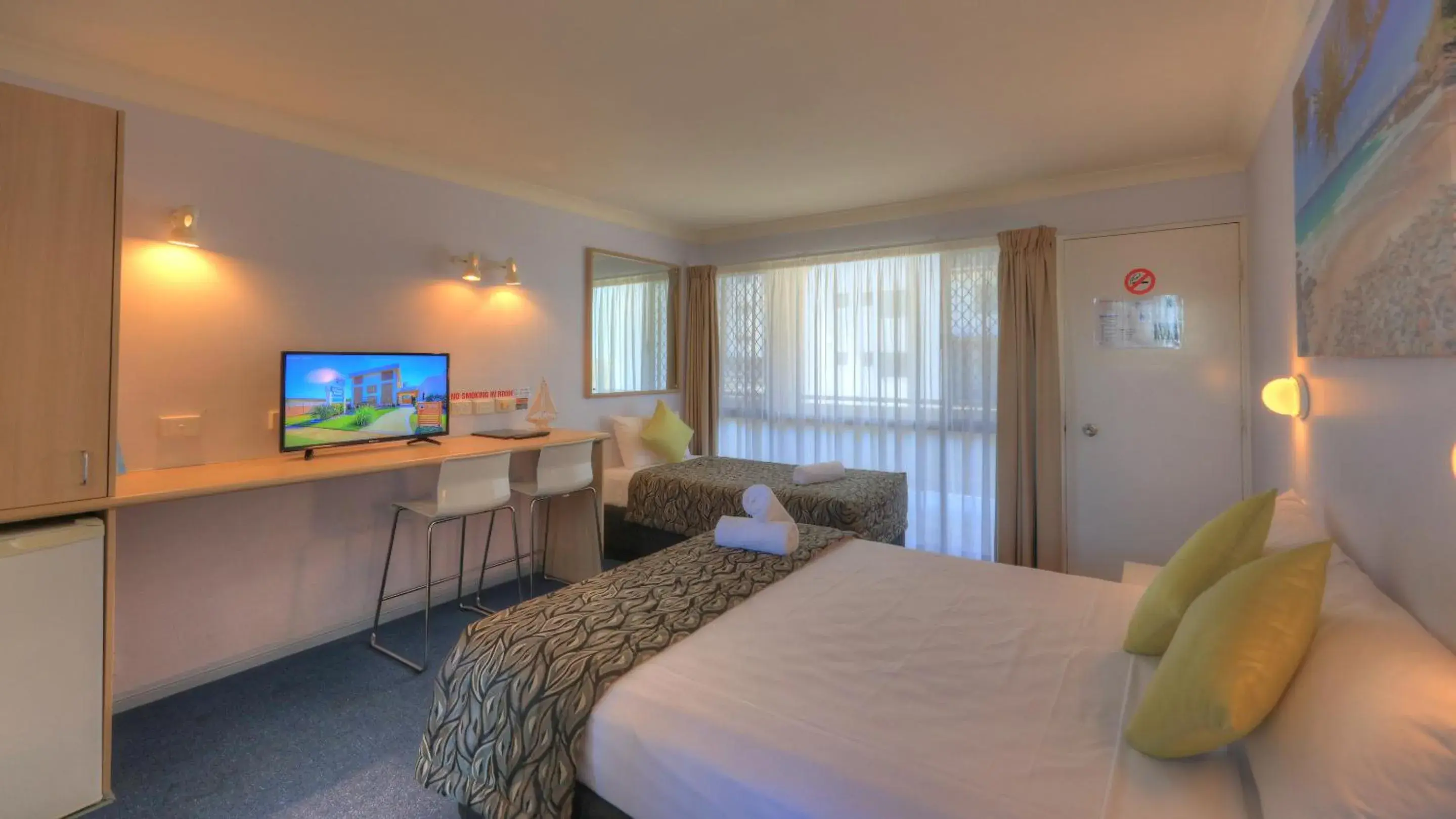 Queen Room in Cleveland Bay Air Motel Queen Room in Cleveland Bay Air Motel