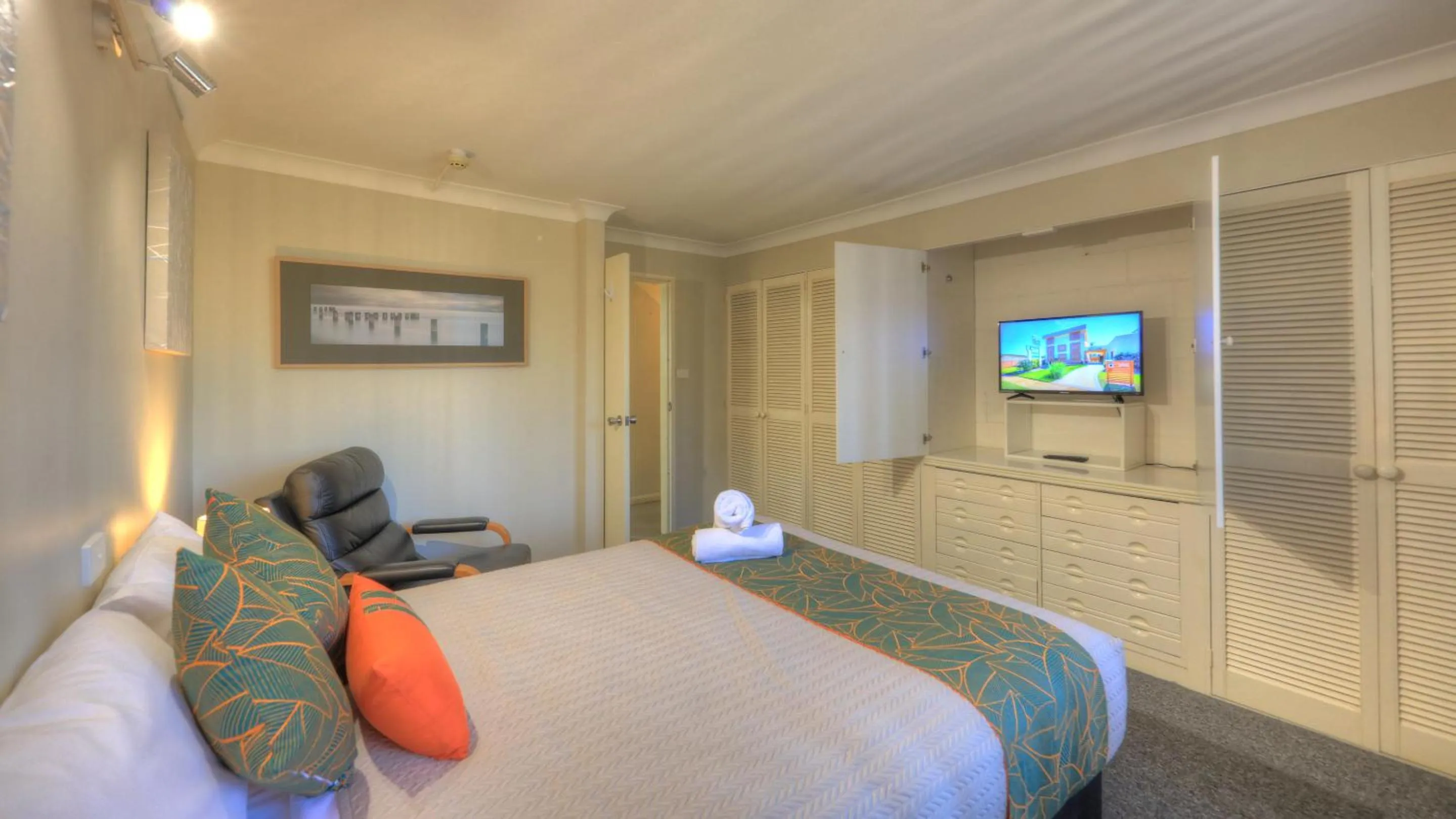 Bed in Bay Air Motel