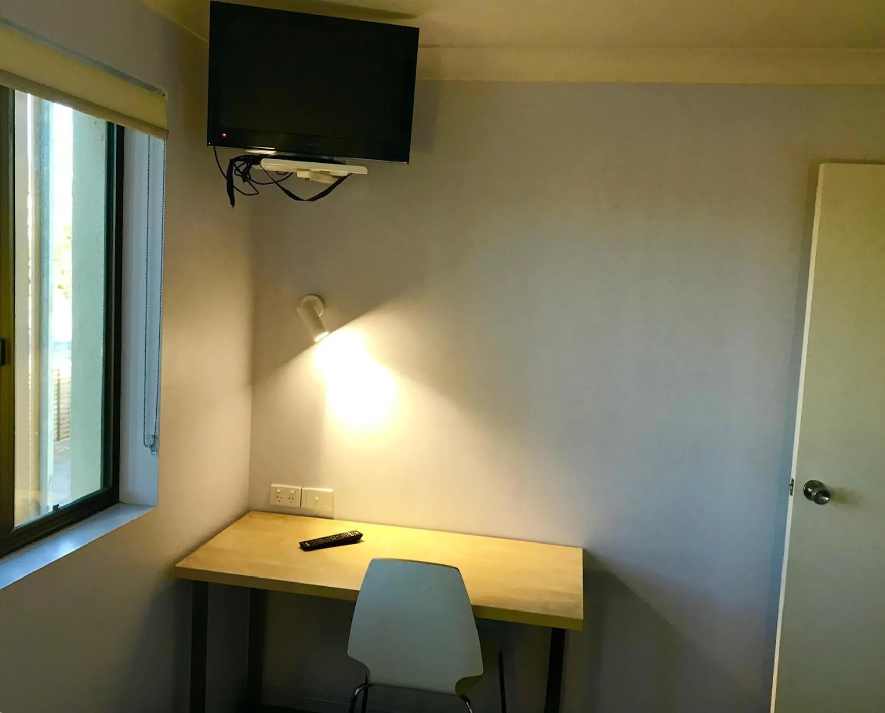 TV and multimedia in Bay Air Motel