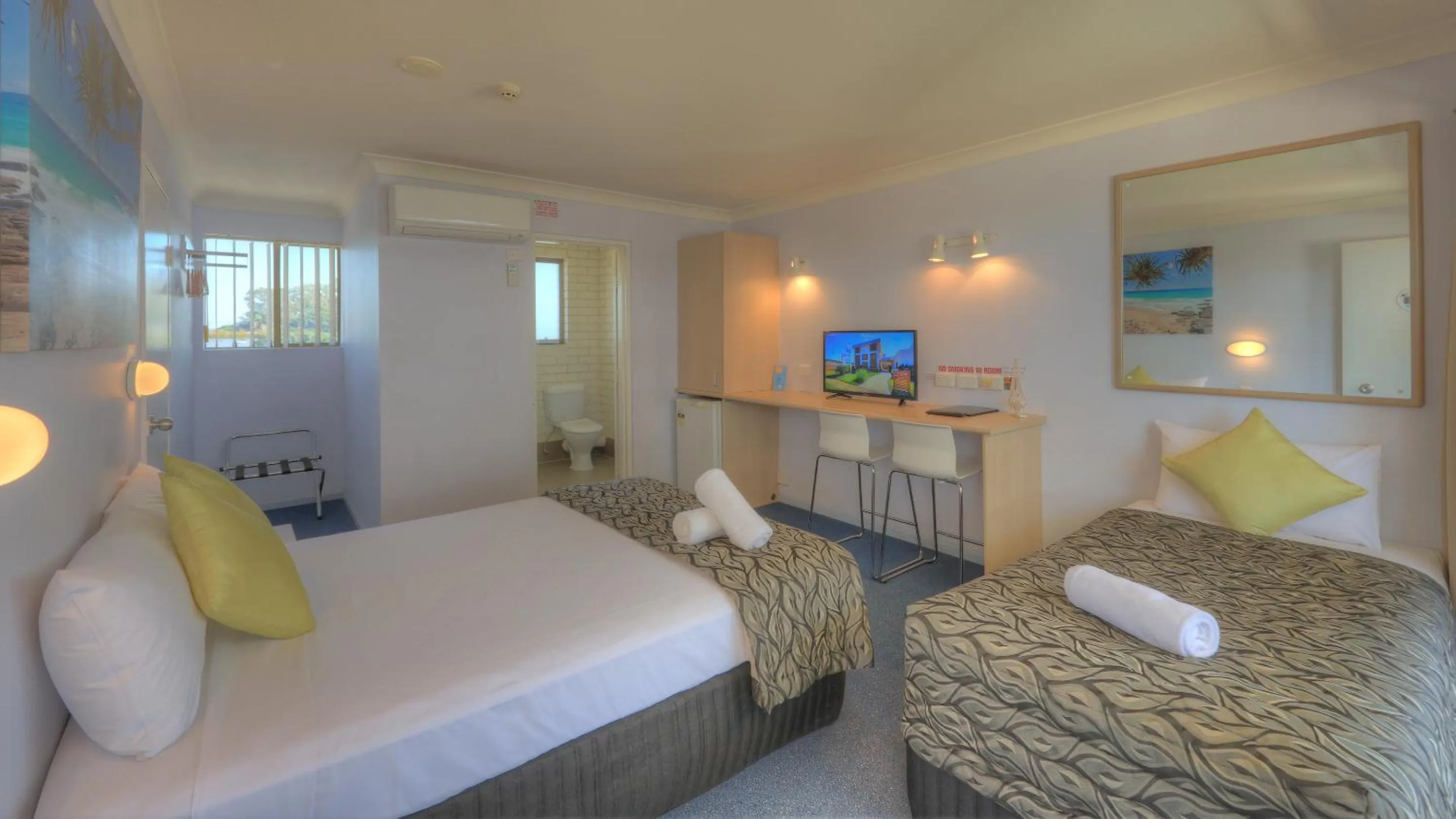 Bed in Bay Air Motel