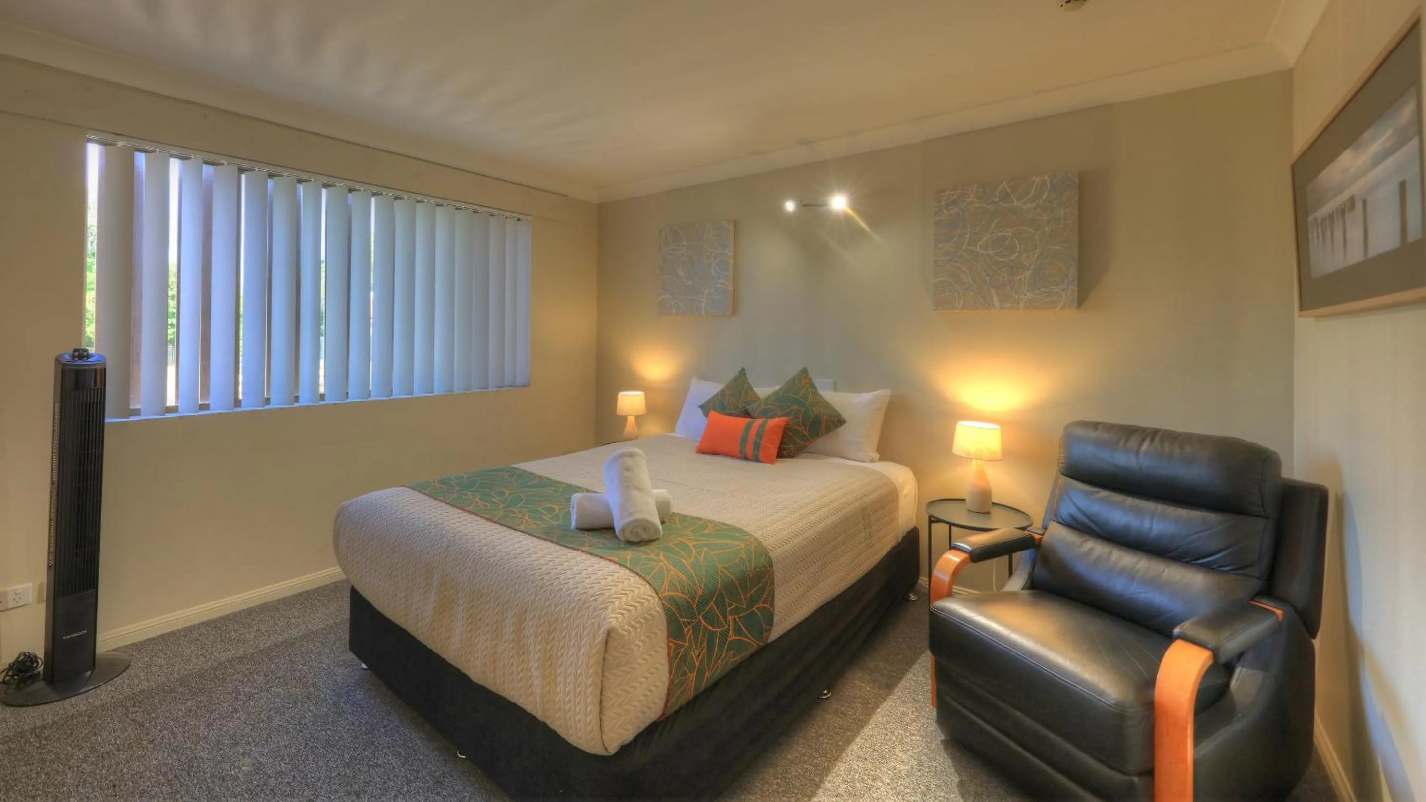 Photo of the whole room, Bed in Bay Air Motel