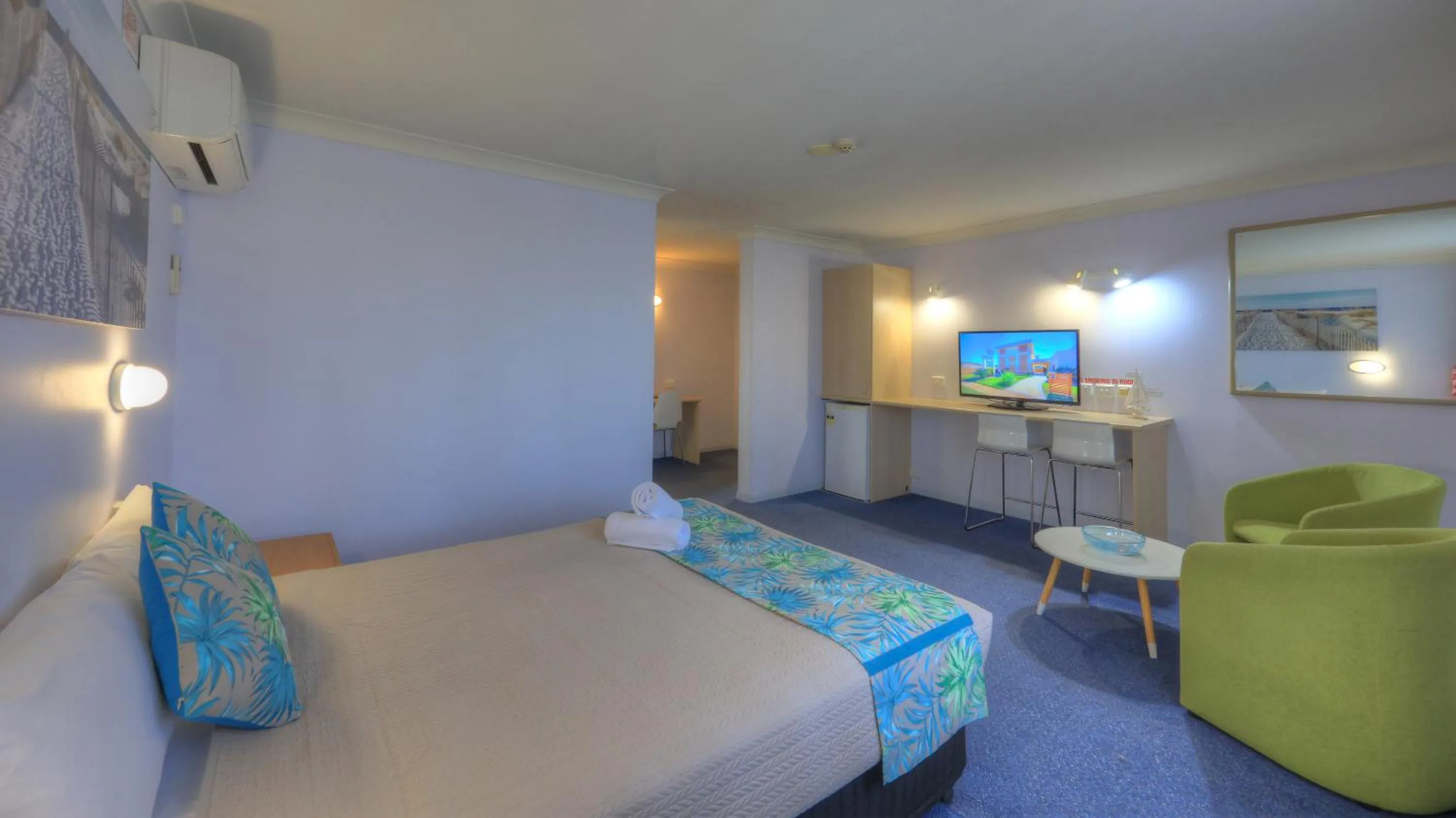 TV and multimedia, Bed in Bay Air Motel