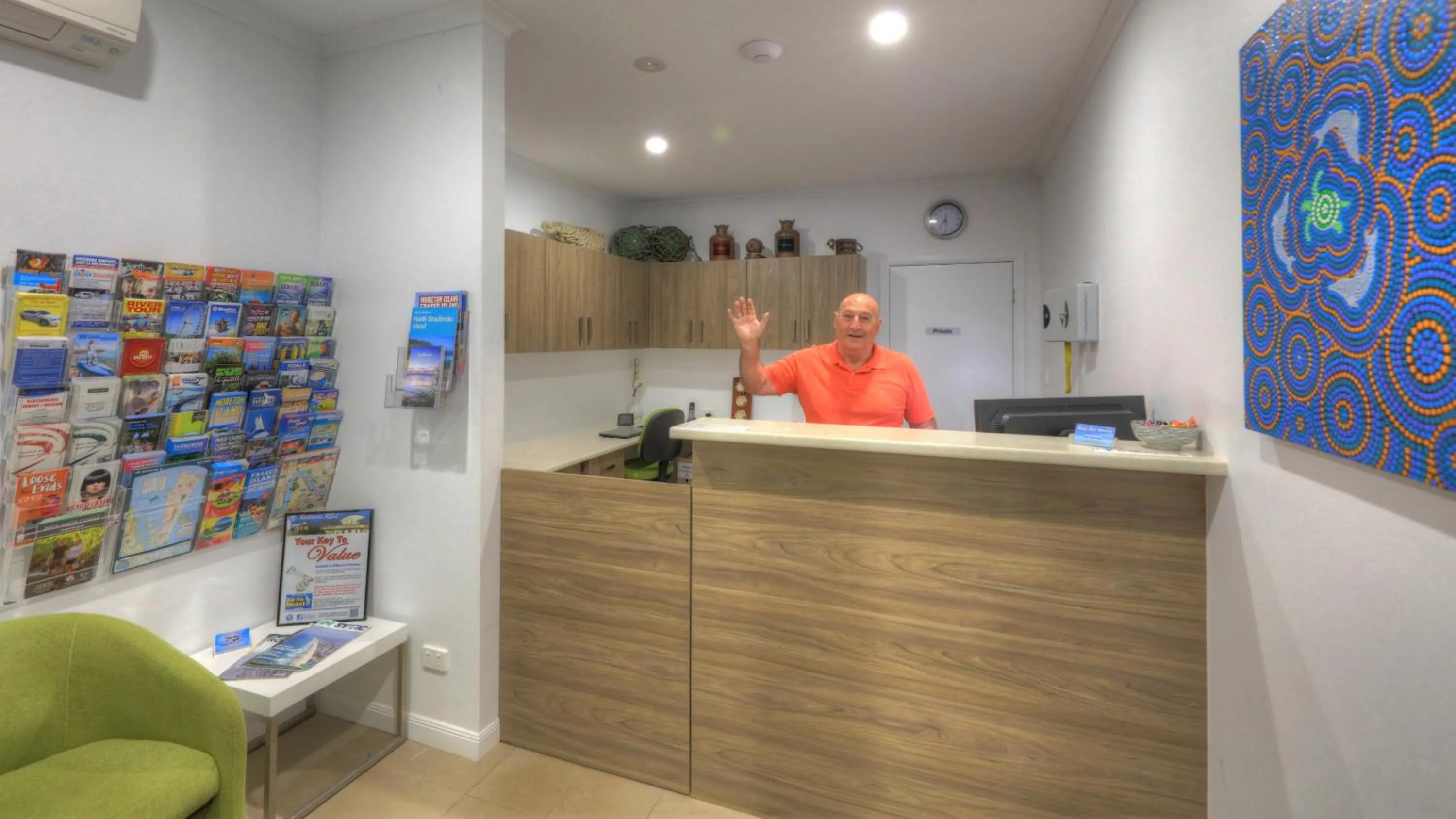 Lobby or reception in Bay Air Motel