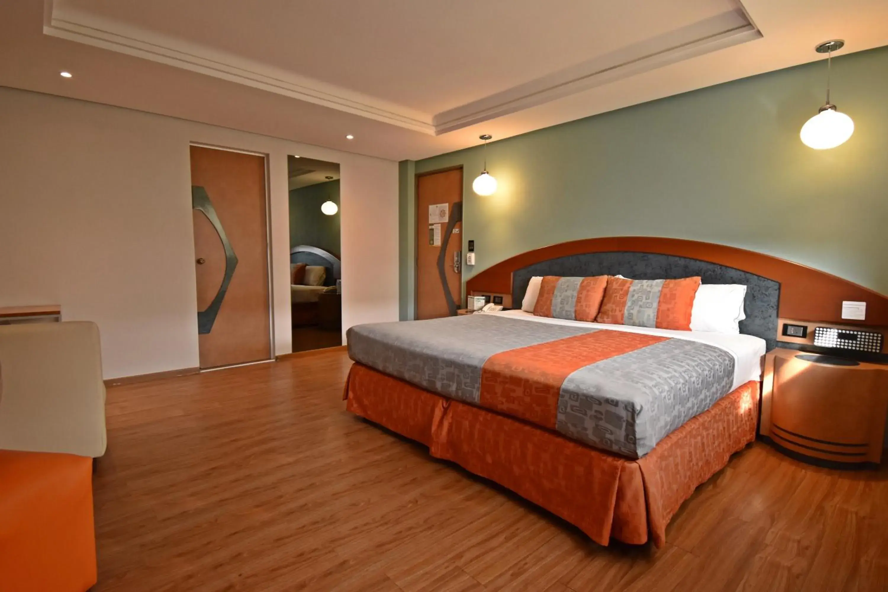 Suite with Spa Bath in Hotel Catalina Suite with Spa Bath in Hotel Catalina