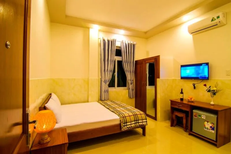 Photo of the whole room, Bed in Gia Thanh Phu Quoc Guest House