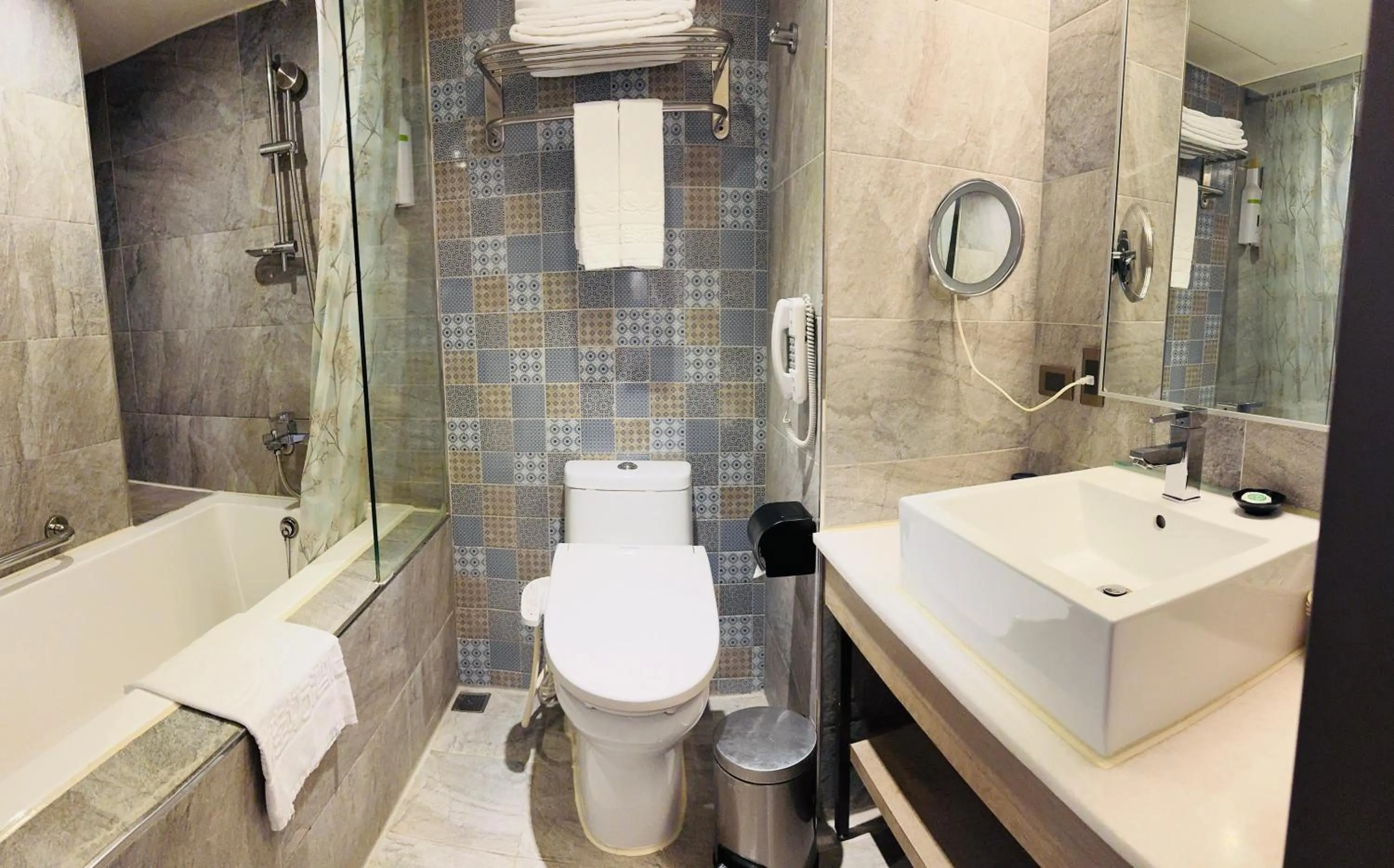 Shower in Lan Kwai Fong Garden Hotel