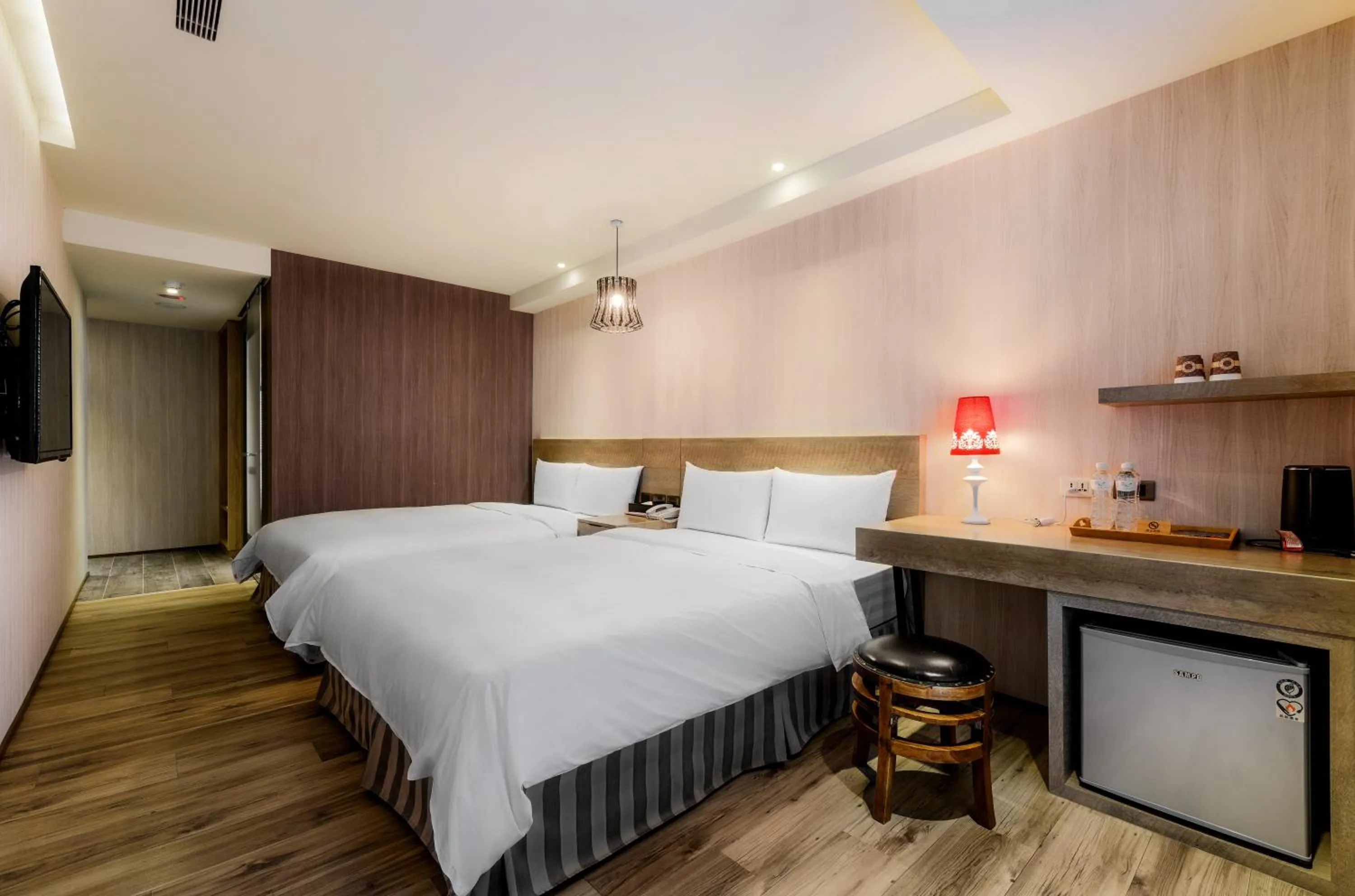 Bedroom, Bed in Lan Kwai Fong Garden Hotel