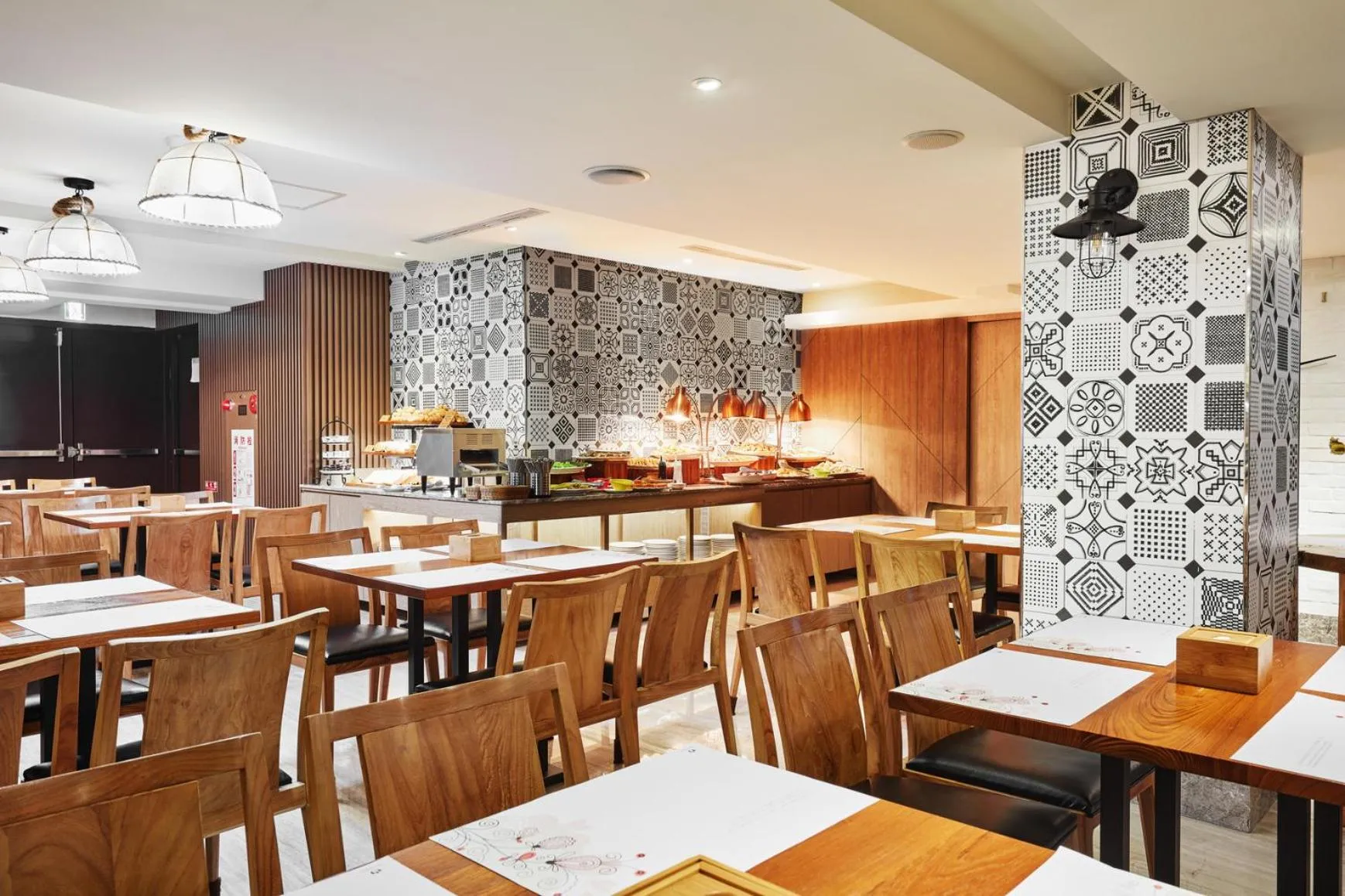 Restaurant/places to eat in Lan Kwai Fong Garden Hotel