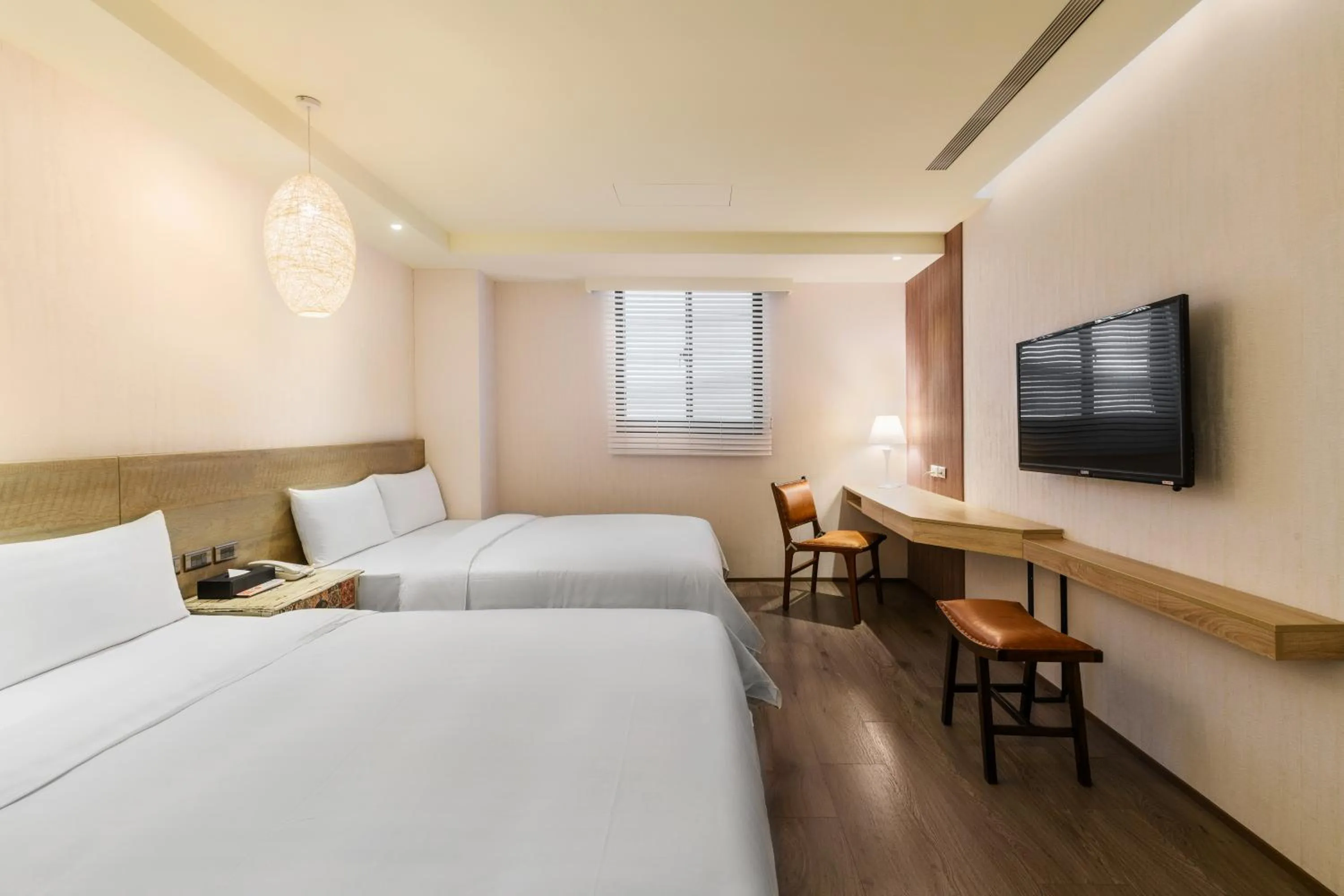 Bedroom, Bed in Lan Kwai Fong Garden Hotel