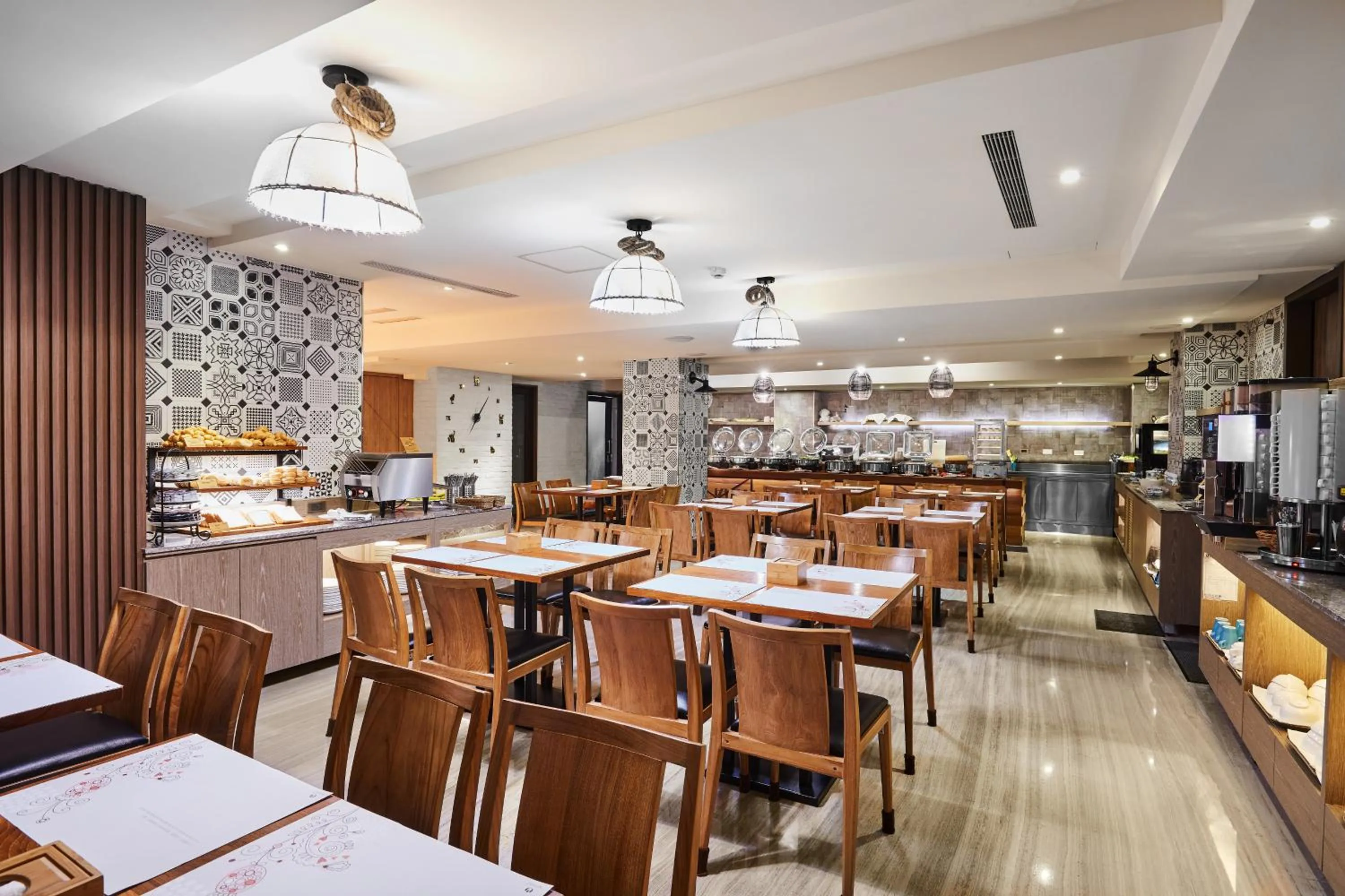 Restaurant/places to eat in Lan Kwai Fong Garden Hotel