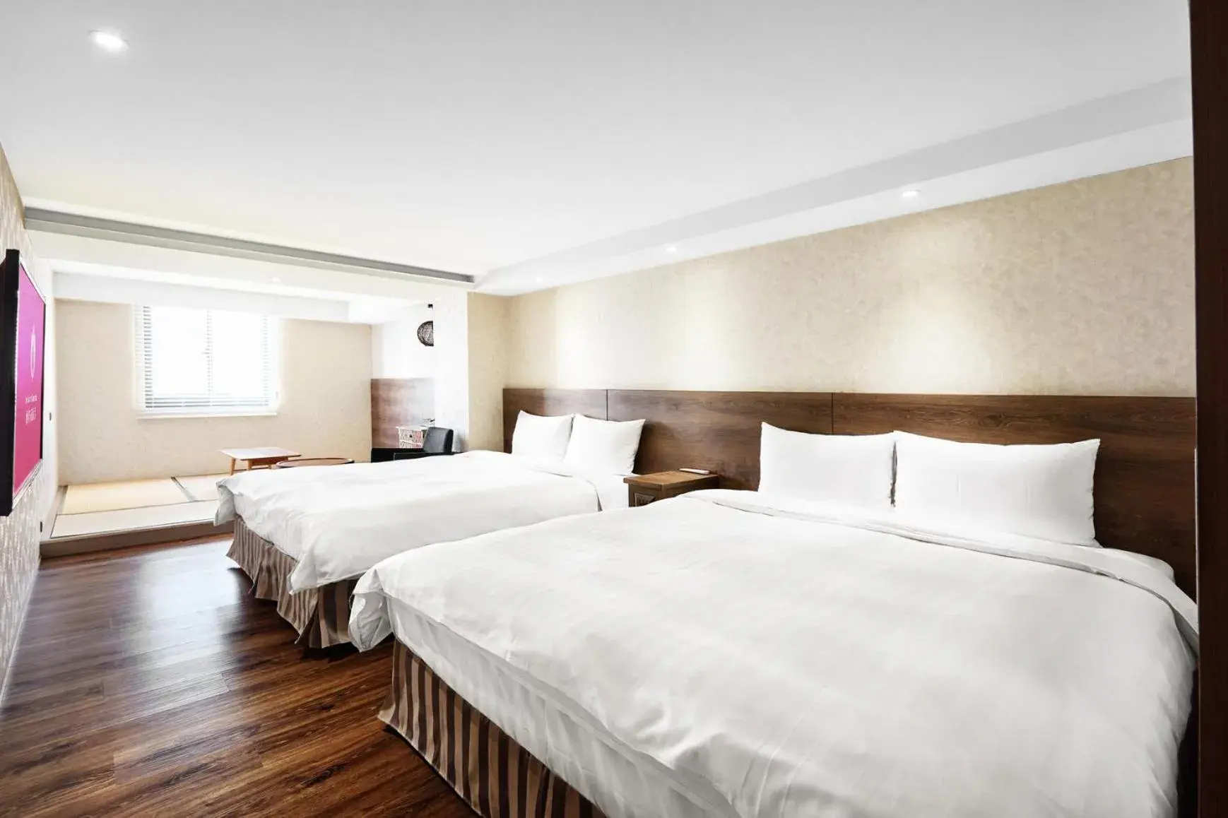 Premium Quadruple Room in Lan Kwai Fong Garden Hotel Premium Quadruple Room in Lan Kwai Fong Garden Hotel