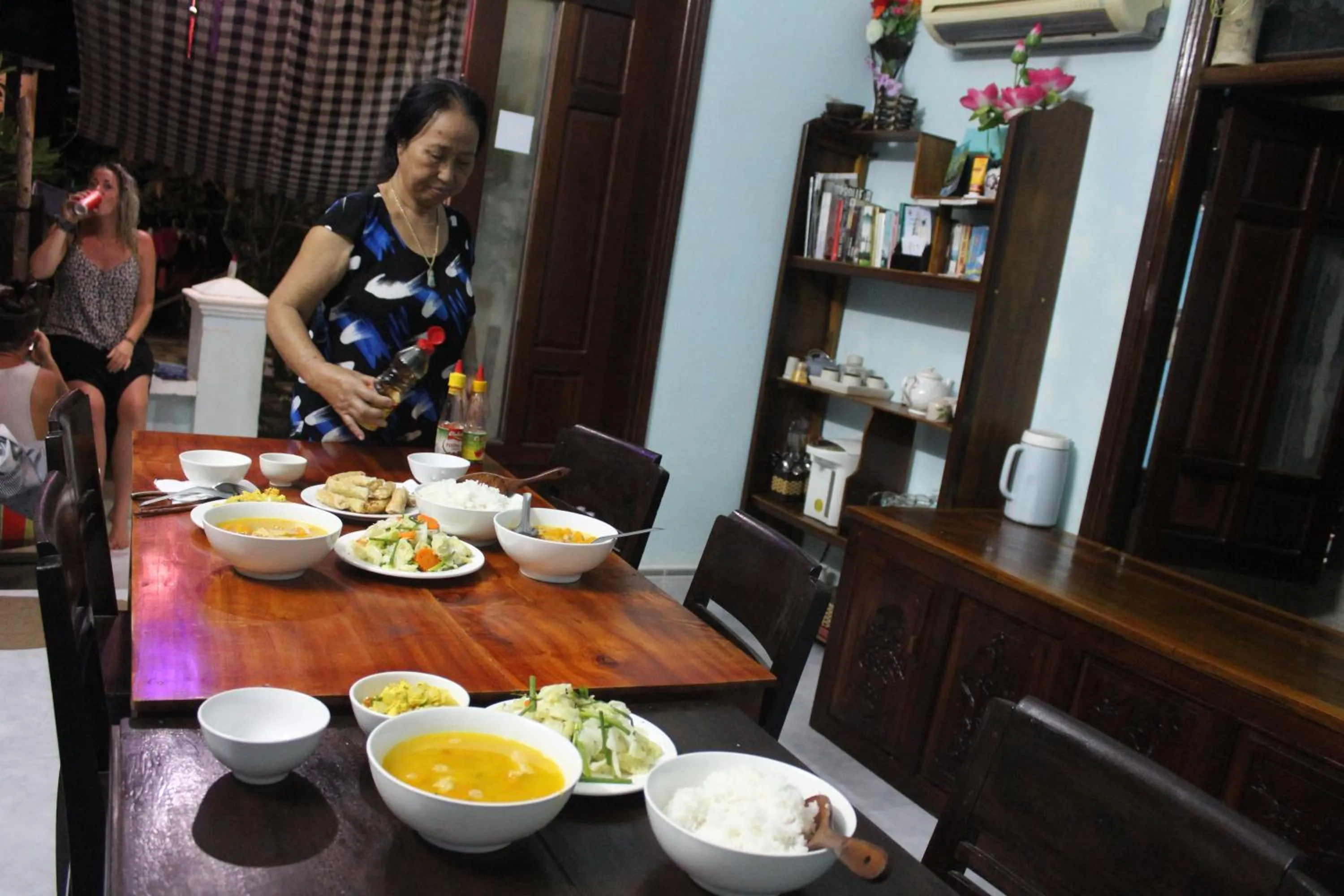 Restaurant/places to eat in Cham Island Smiles Homestay