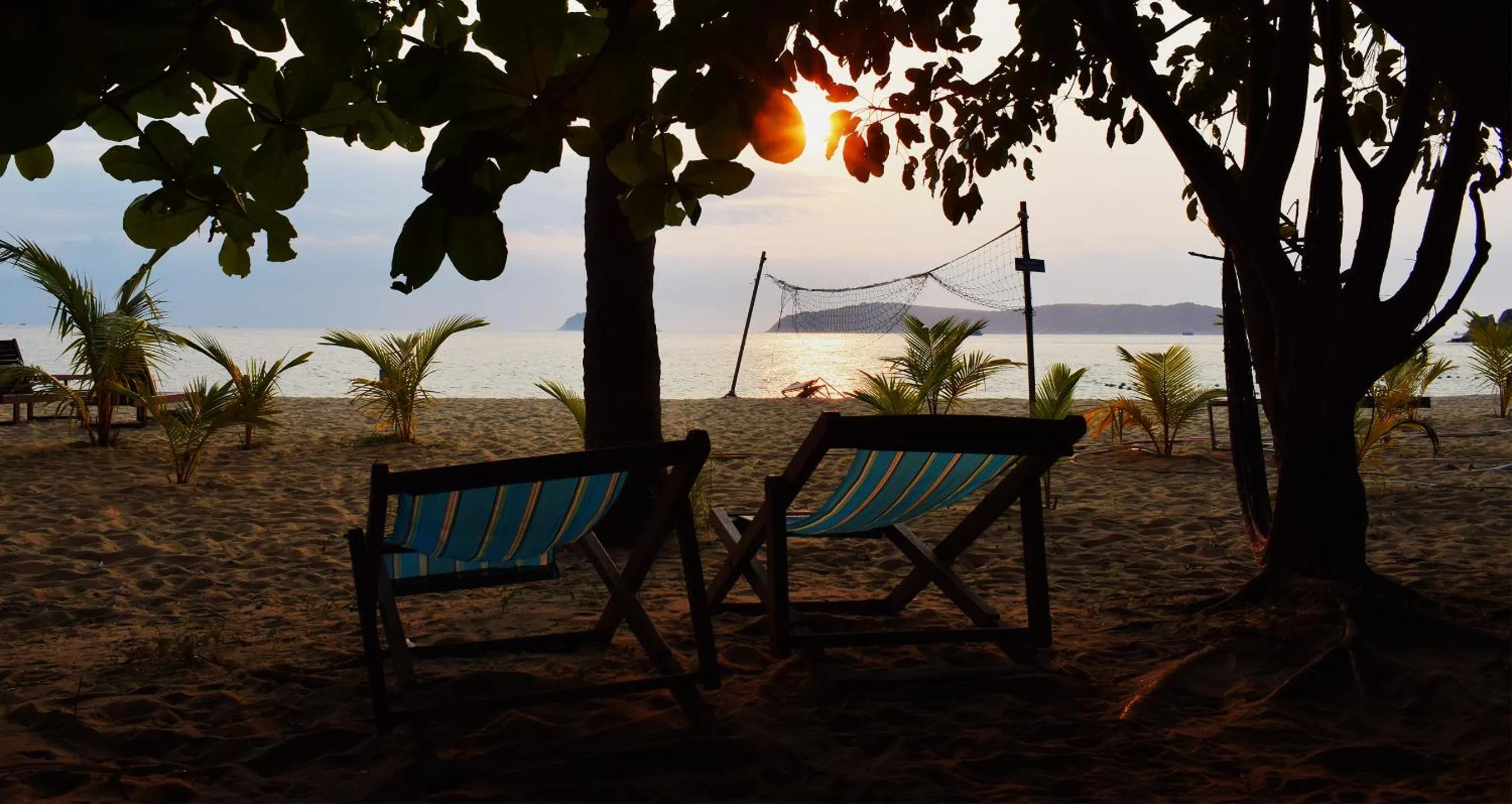 Beach in Cham Island Smiles Homestay