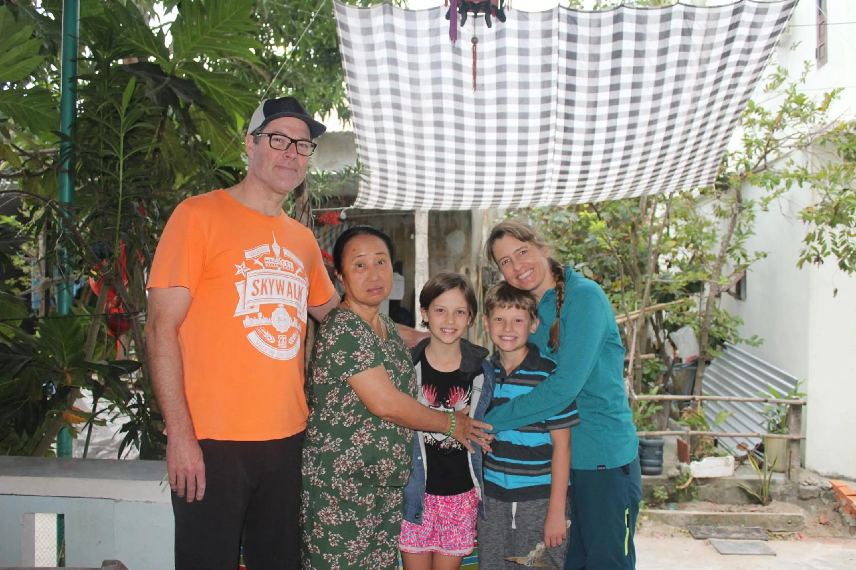 children in Cham Island Smiles Homestay