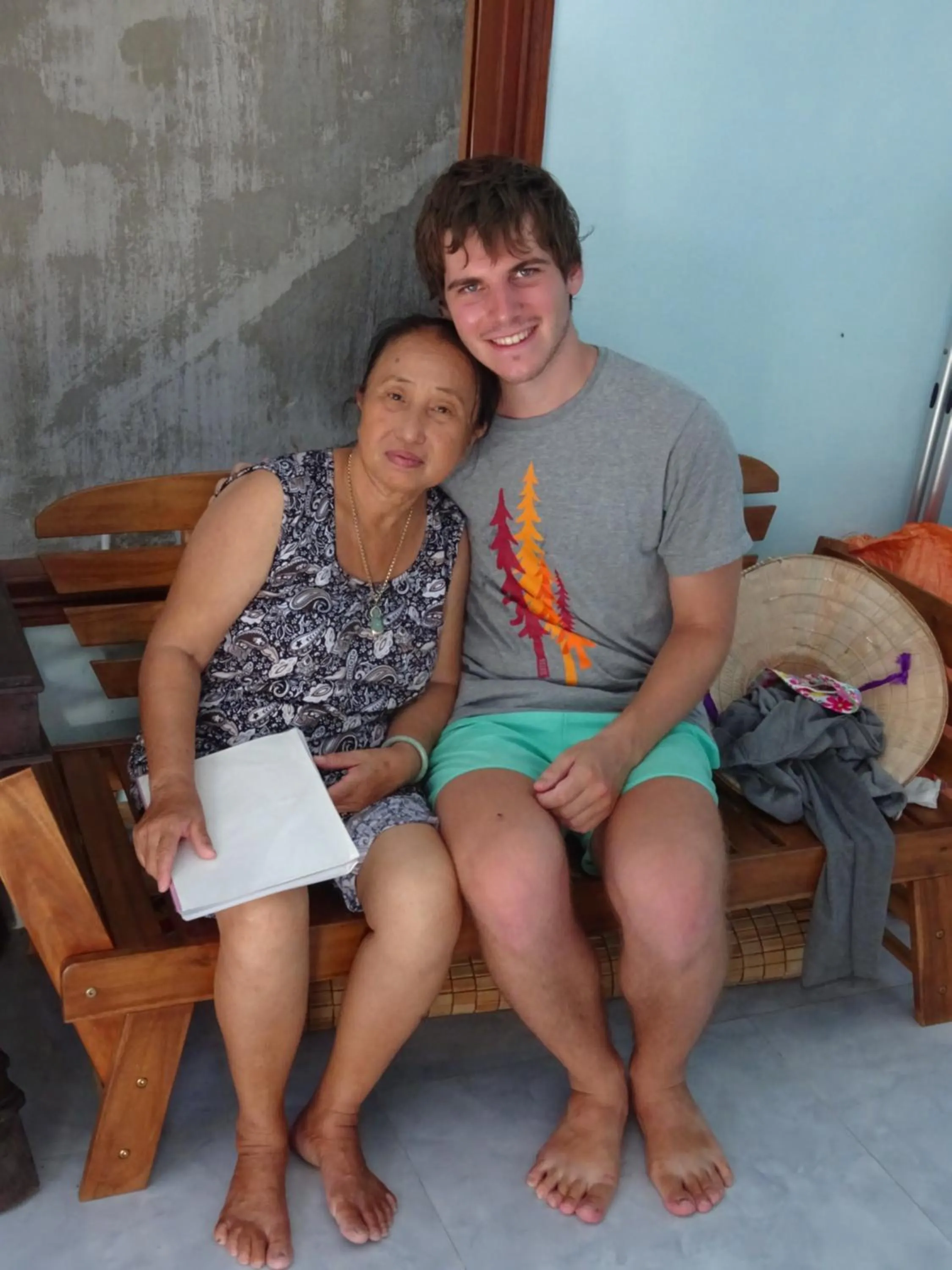 Guests in Cham Island Smiles Homestay