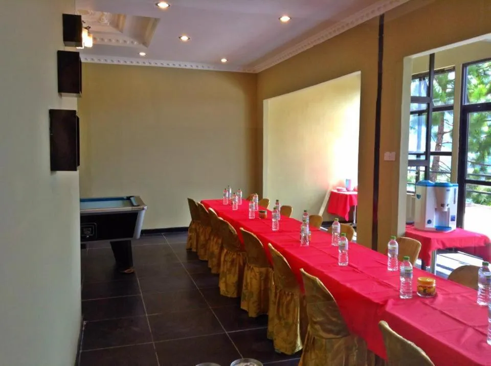 Restaurant/places to eat in Crystal Hill R