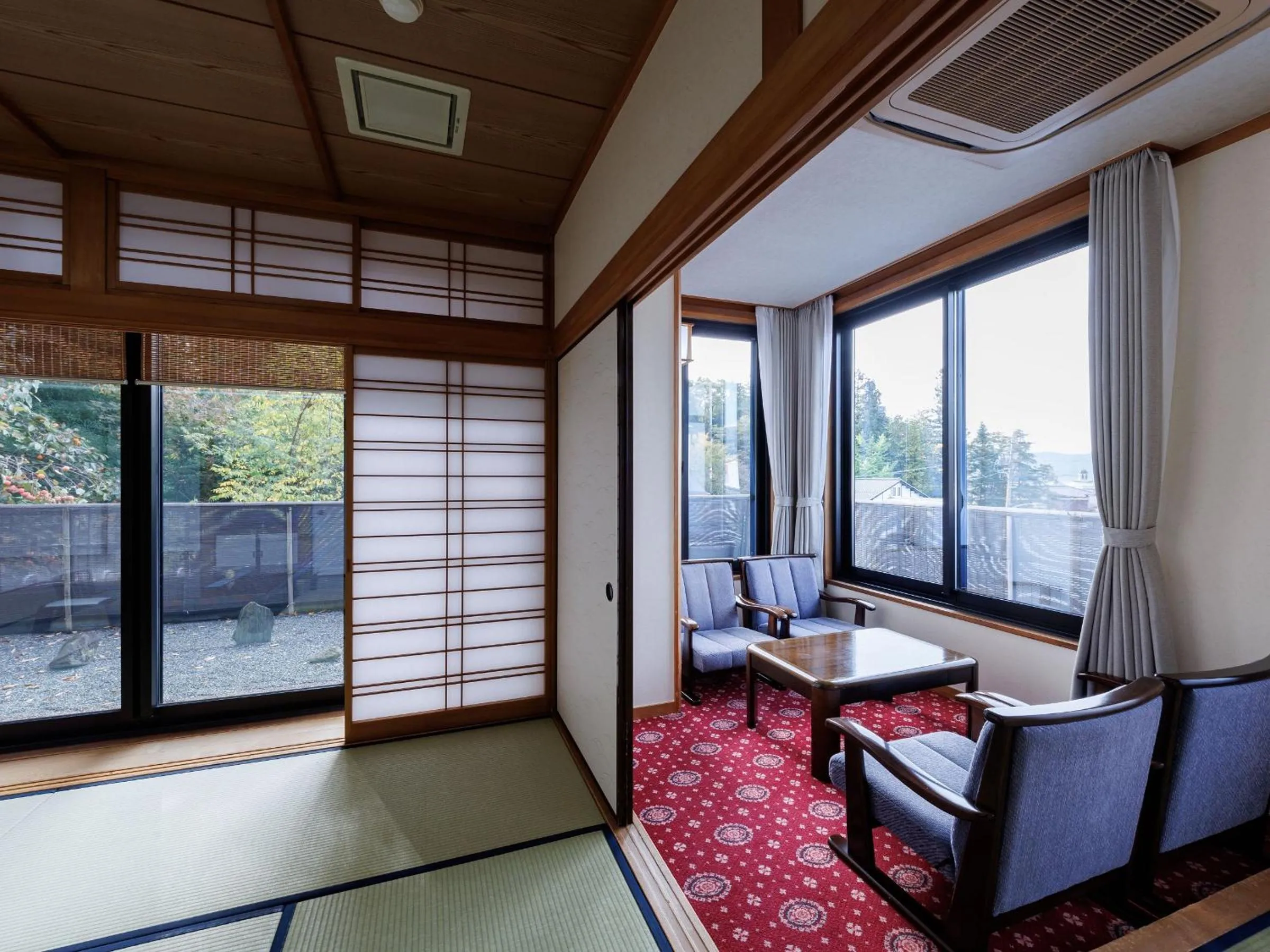 Photo of the whole room in Suwa Grand Shrine Kameya Inn