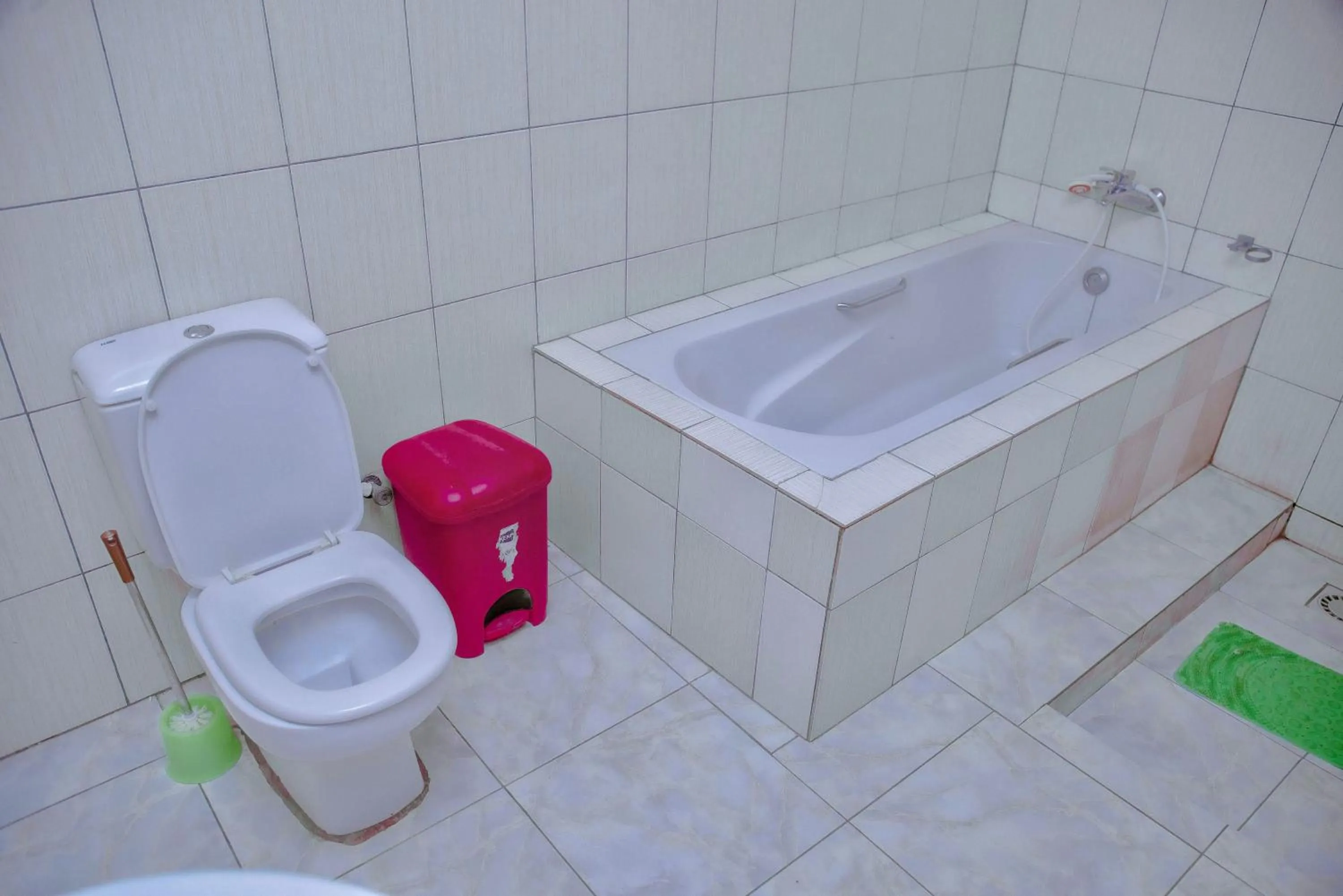 Bathroom in Martin Aviator Hotel