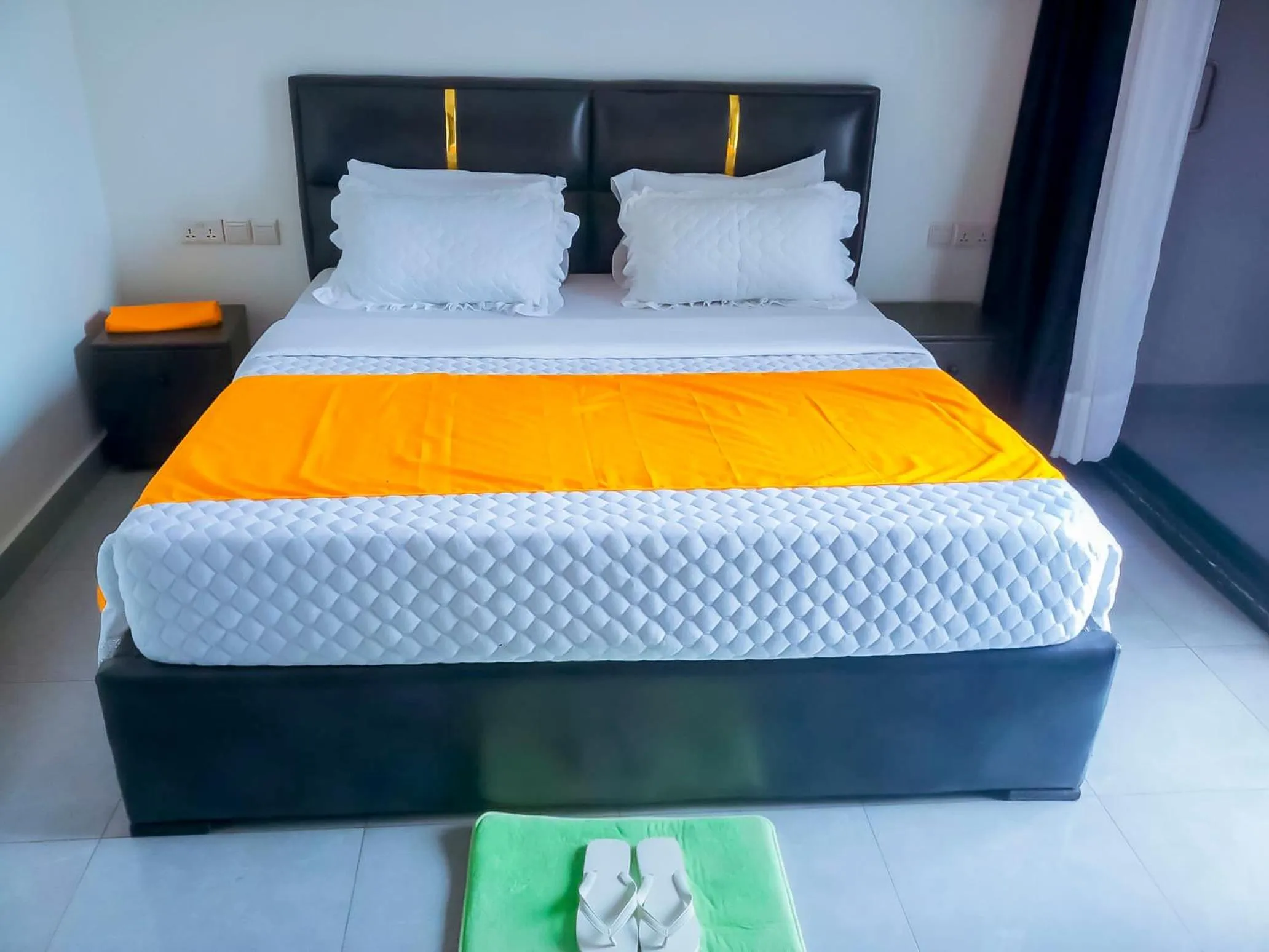 Bed in Martin Aviator Hotel