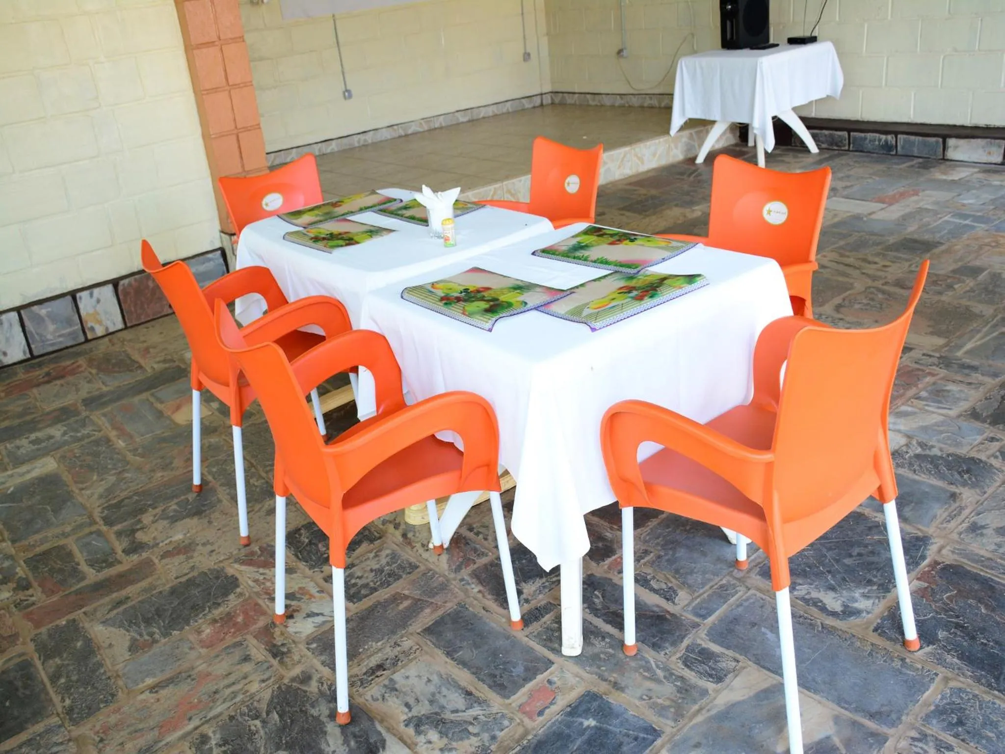 Restaurant/places to eat in Martin Aviator Hotel